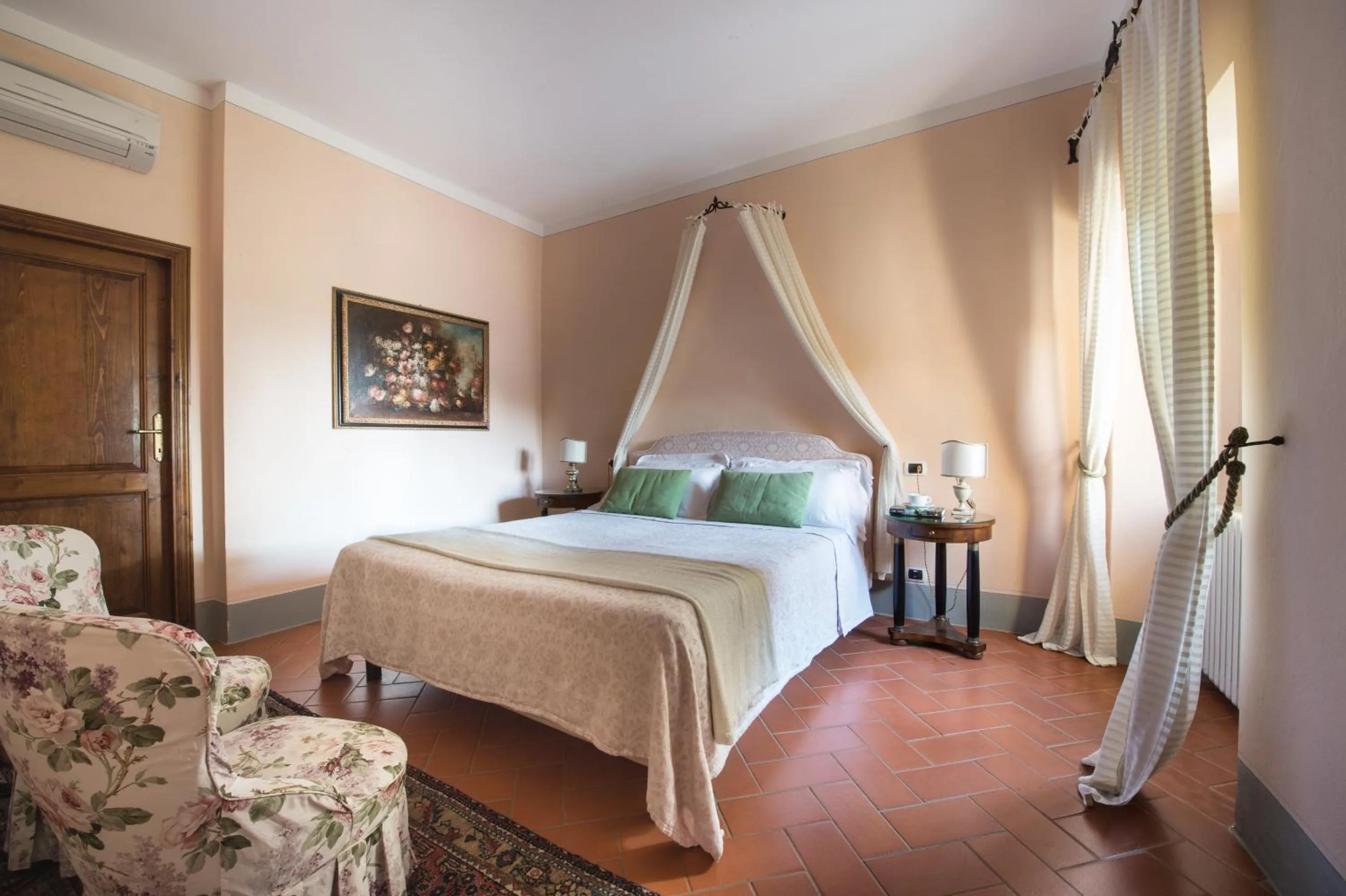 Photo of the whole room, Bed in Relais Villa Belpoggio - Residenza D'Epoca