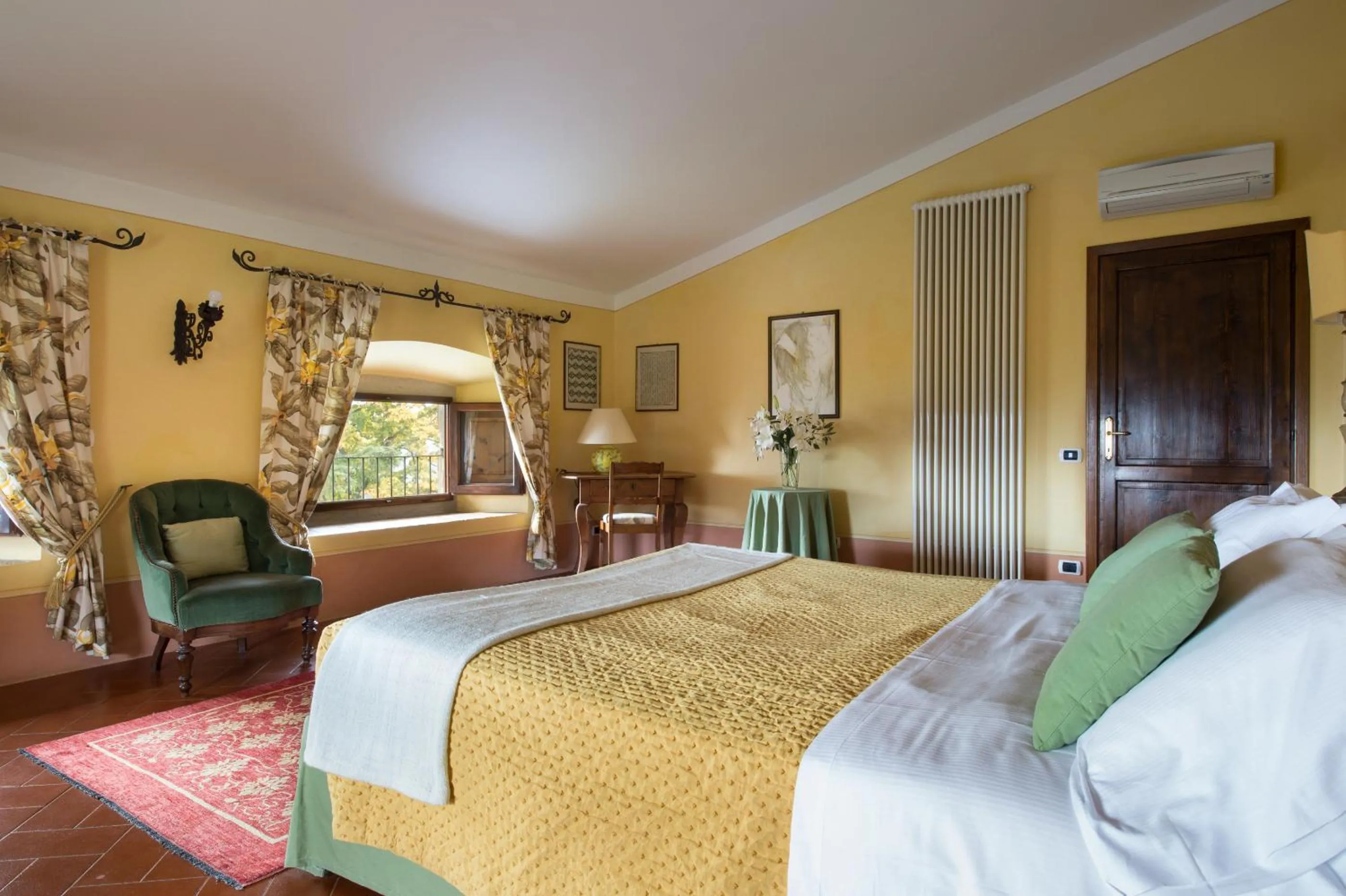 Photo of the whole room, Bed in Relais Villa Belpoggio - Residenza D'Epoca