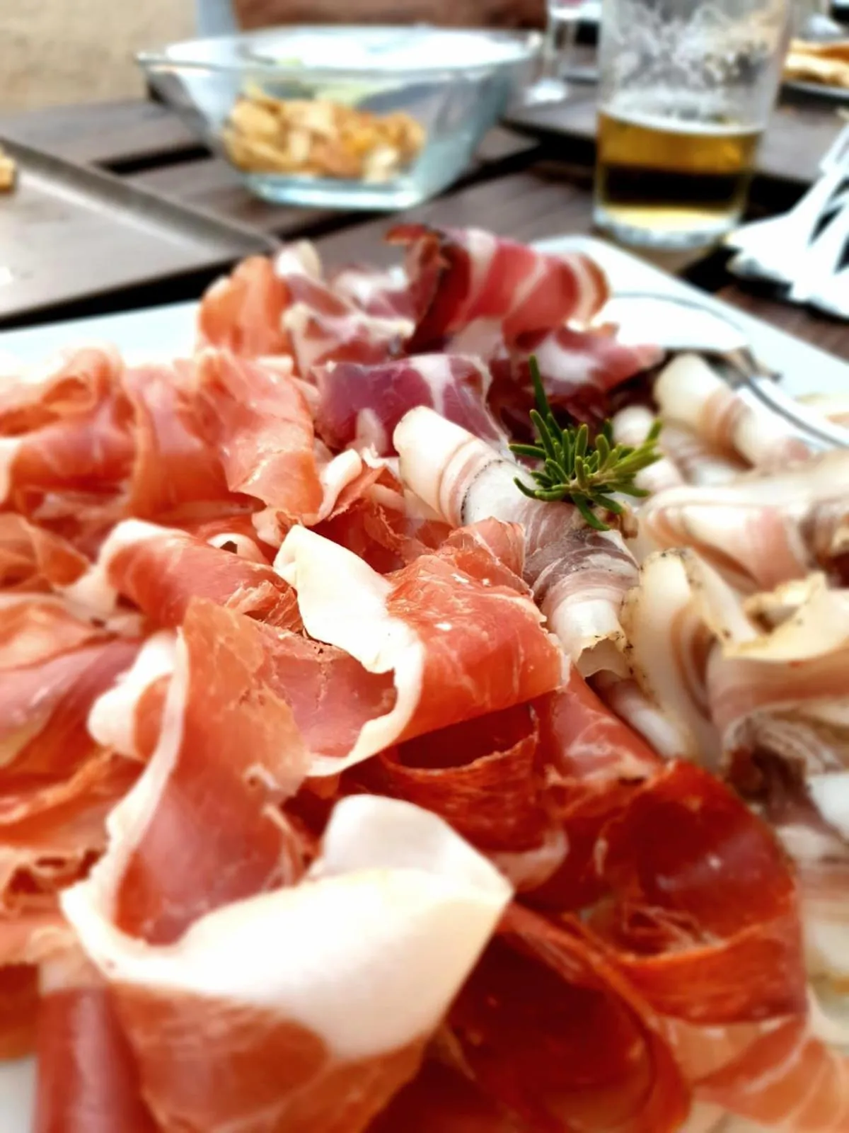 Restaurant/places to eat in Gorropu Hotel