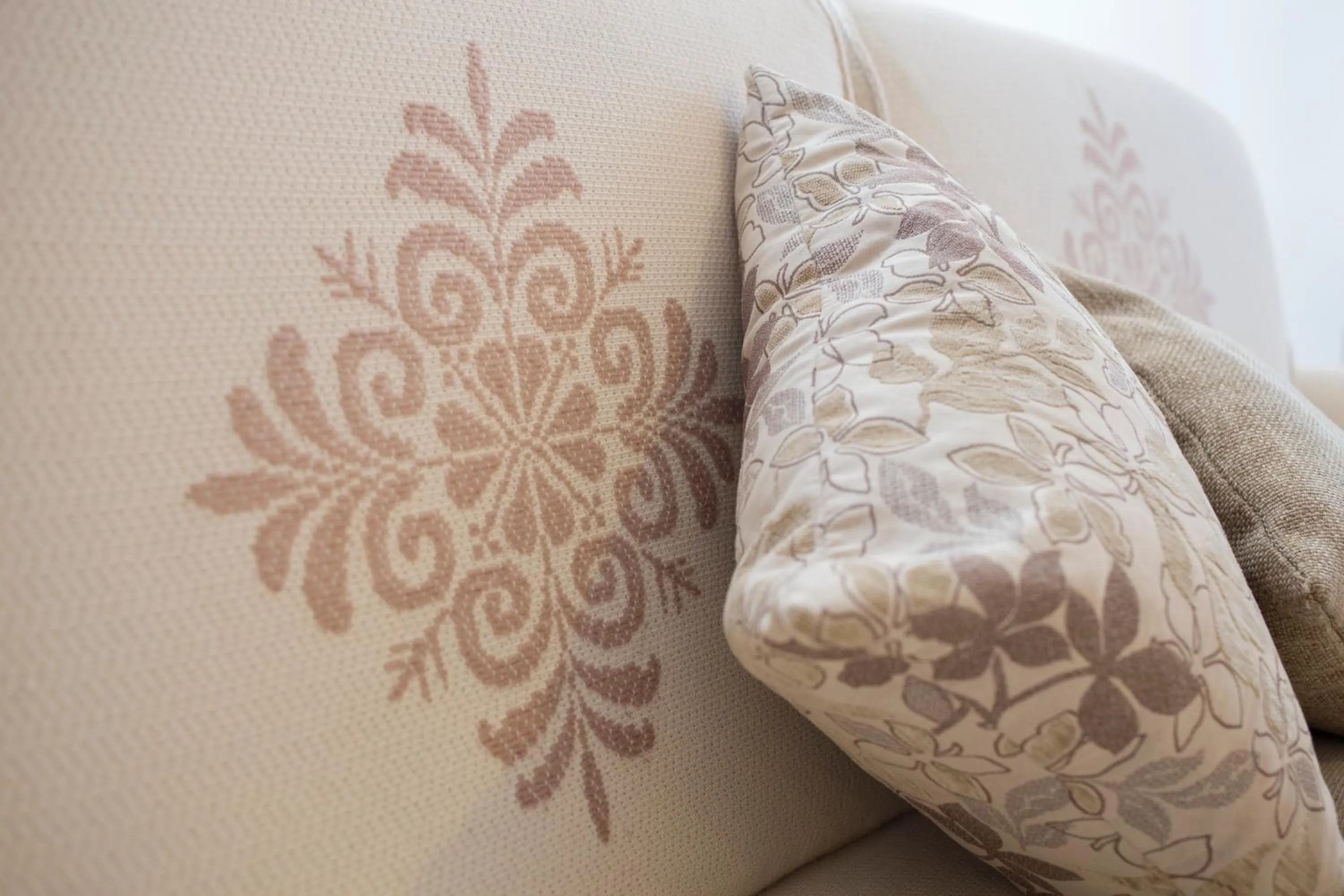 Communal lounge/ TV room in Gorropu Hotel