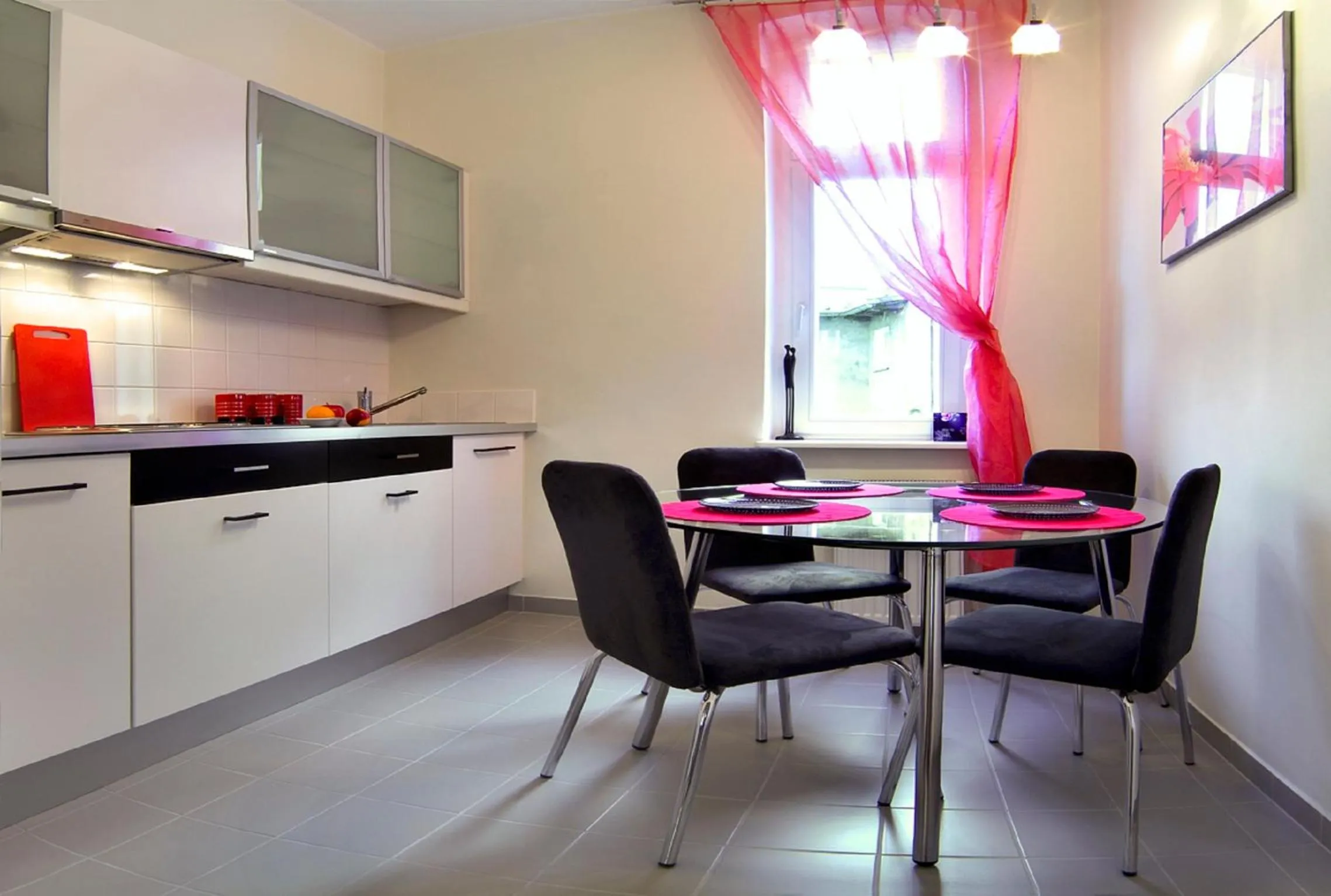 Kitchen or kitchenette in Apartamenty Pomarańczarnia