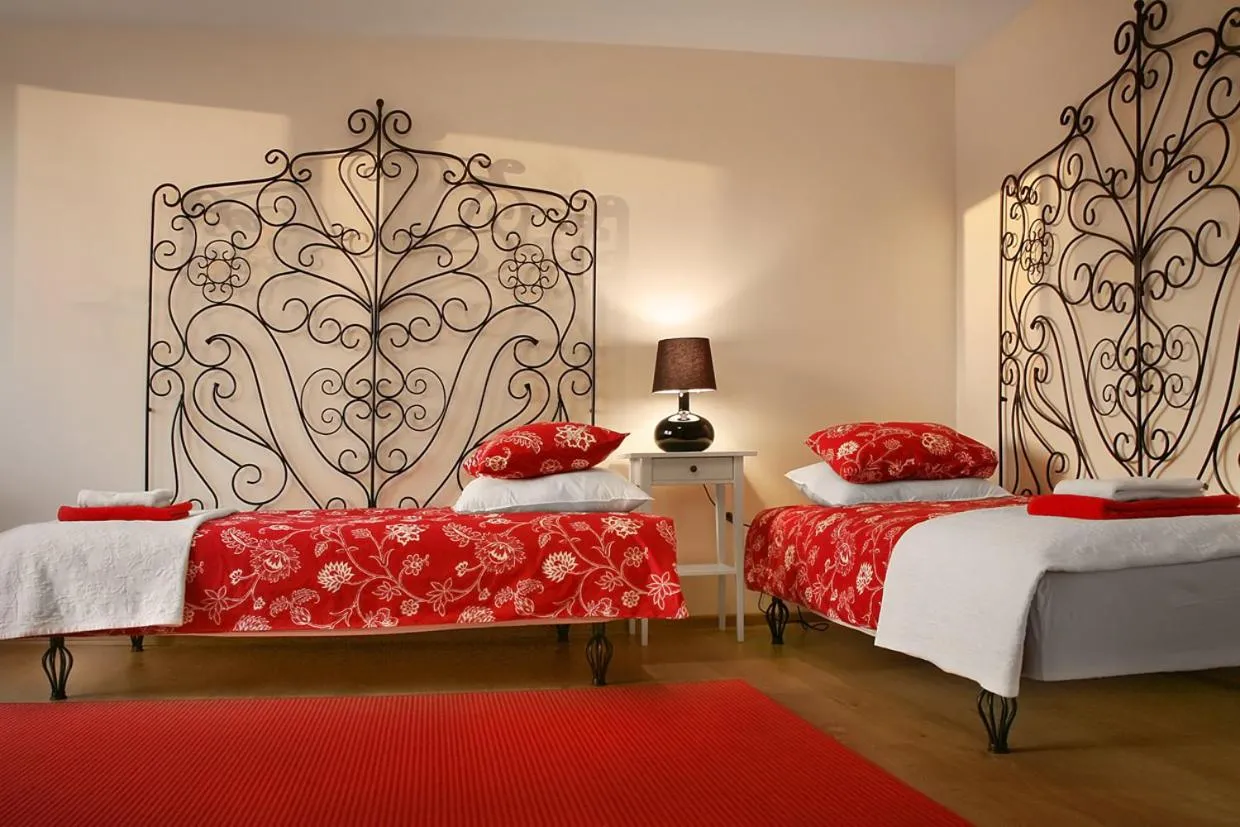 Bed in Apartamenty Pomarańczarnia