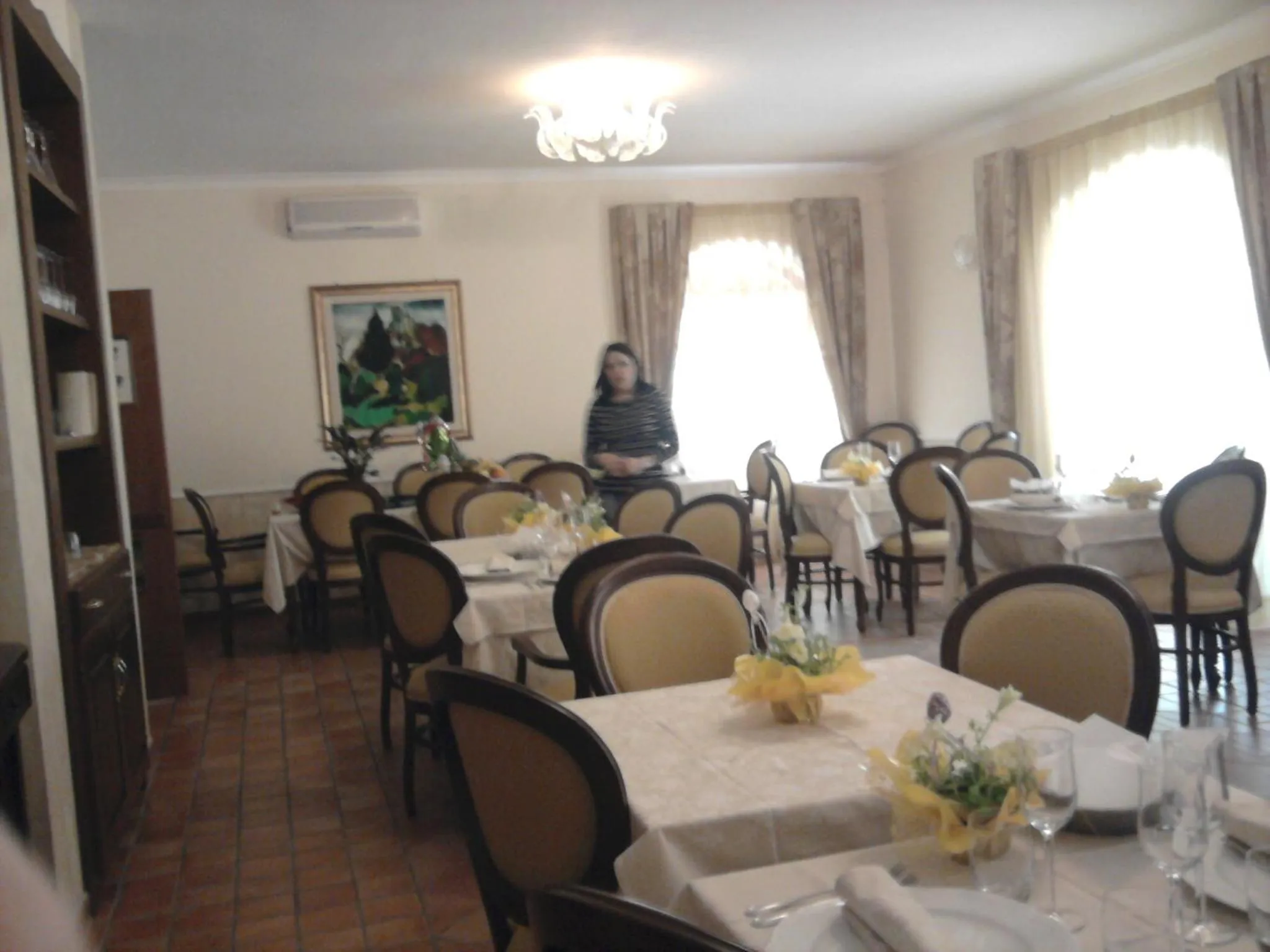 Restaurant/places to eat in Villa Aurora