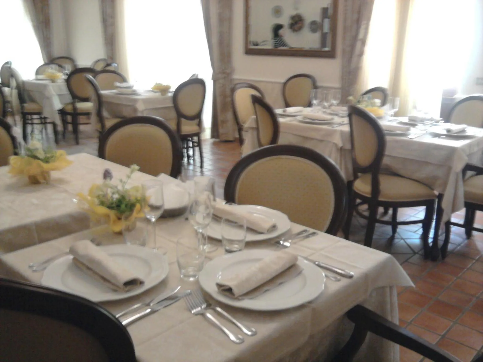 Restaurant/places to eat in Villa Aurora