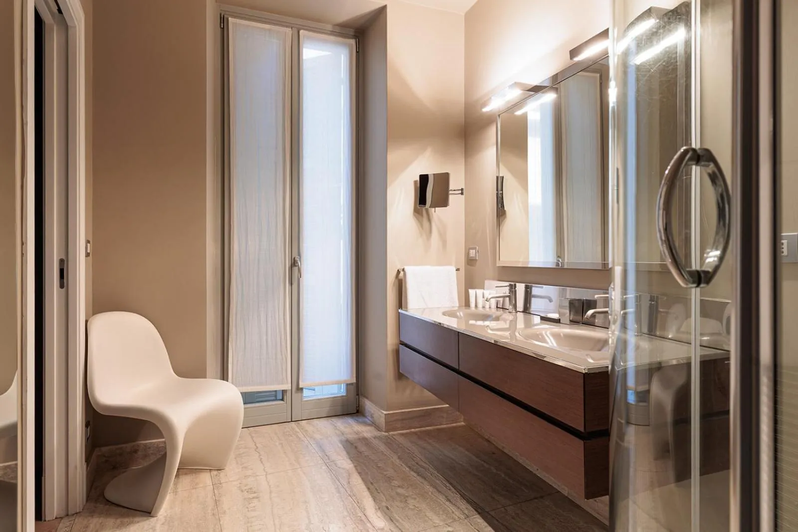 Bed in Escalus Luxury Suites Verona