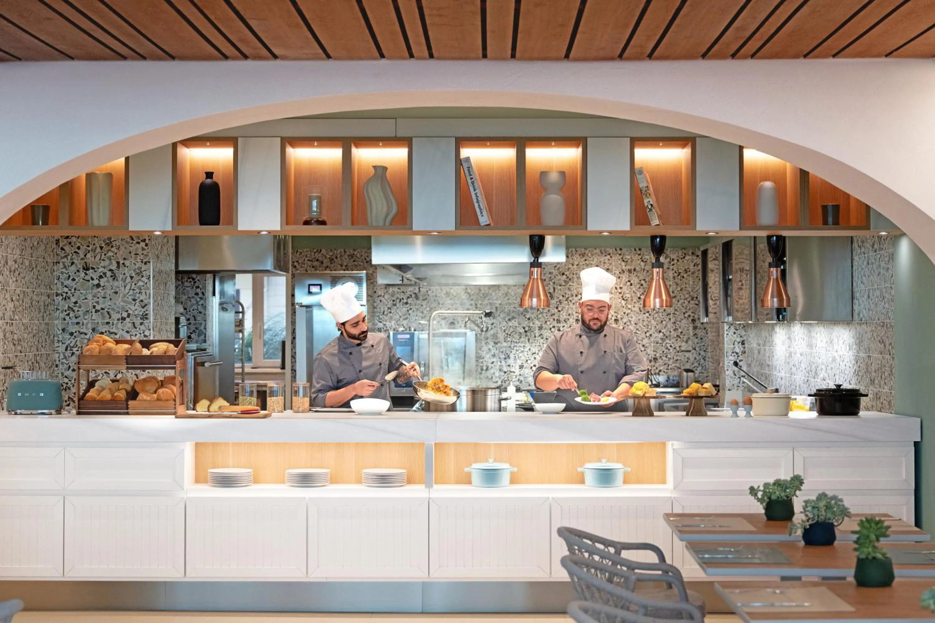 Restaurant/places to eat in Hotel Delfino Taranto