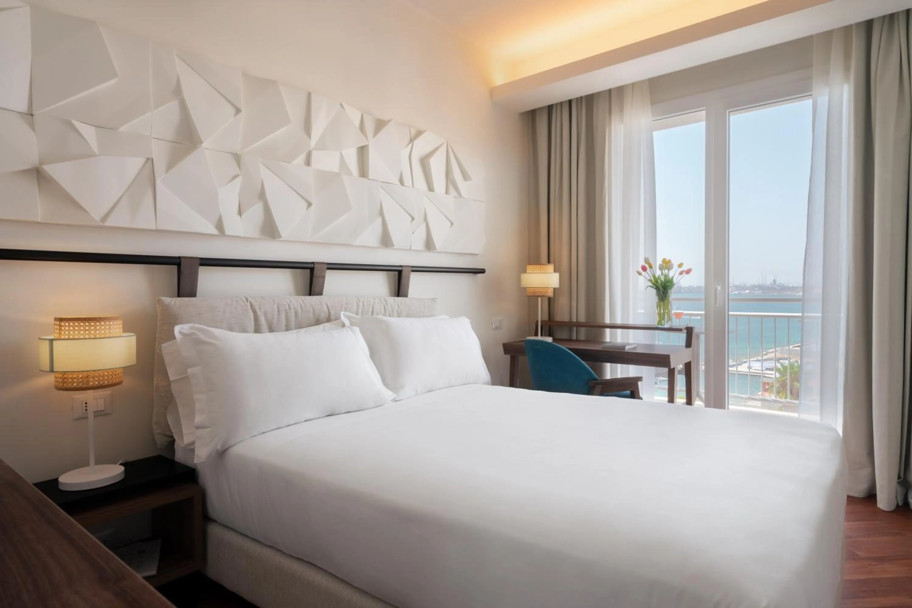 Bedroom, Bed in Hotel Delfino Taranto