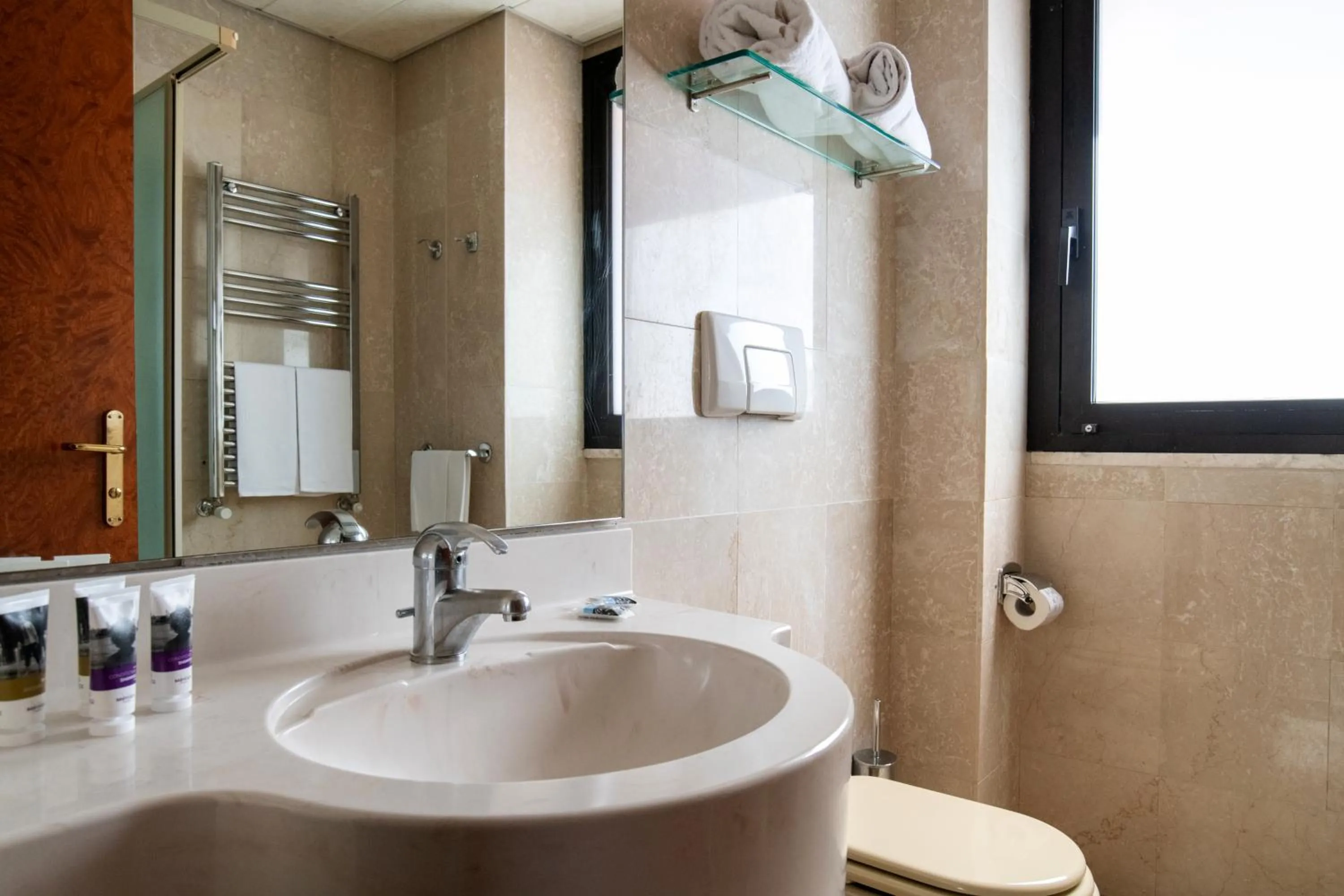 Bathroom in Hotel Delfino Taranto