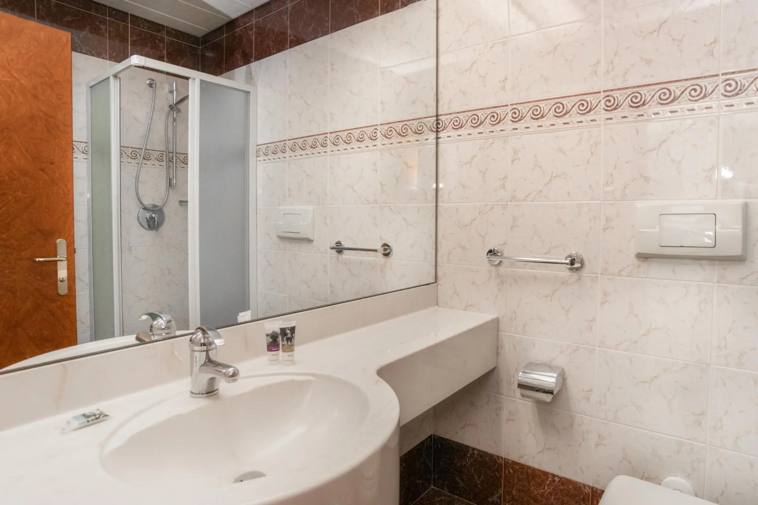 Standard Double Room in Hotel Delfino Taranto Standard Double Room in Hotel Delfino Taranto