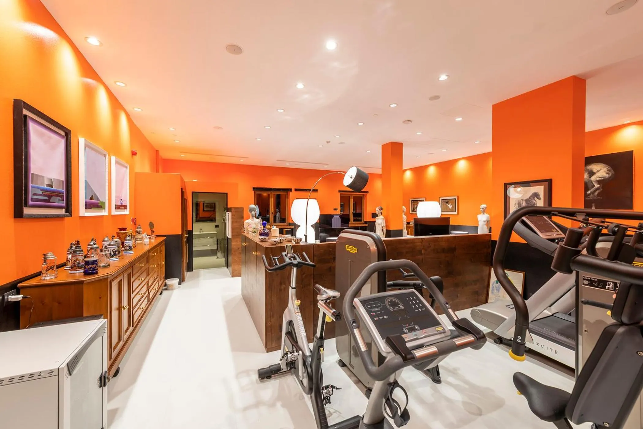 TV and multimedia, Fitness Center/Facilities in Hotel Sochers Club