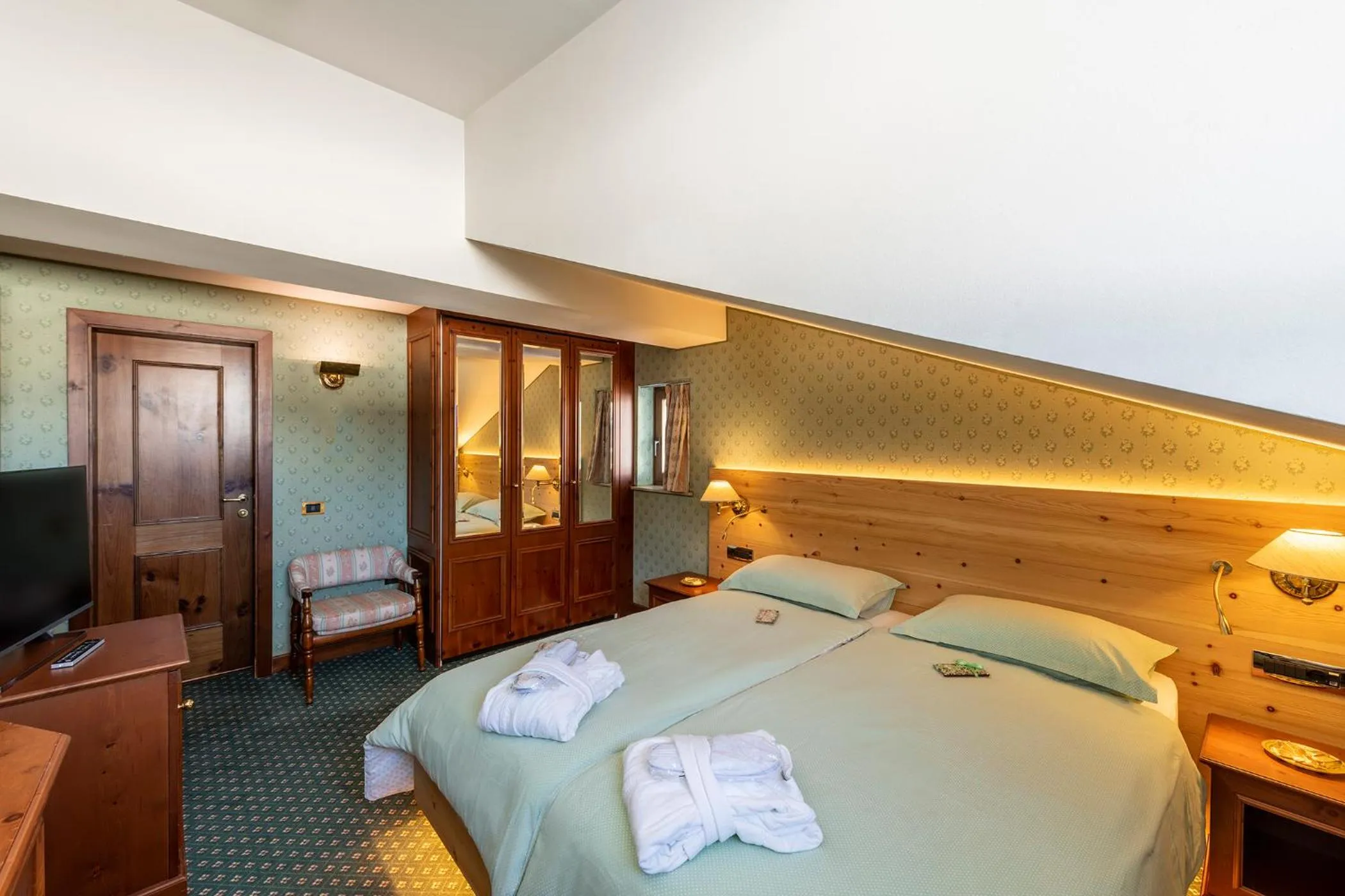 Bed in Hotel Sochers Club