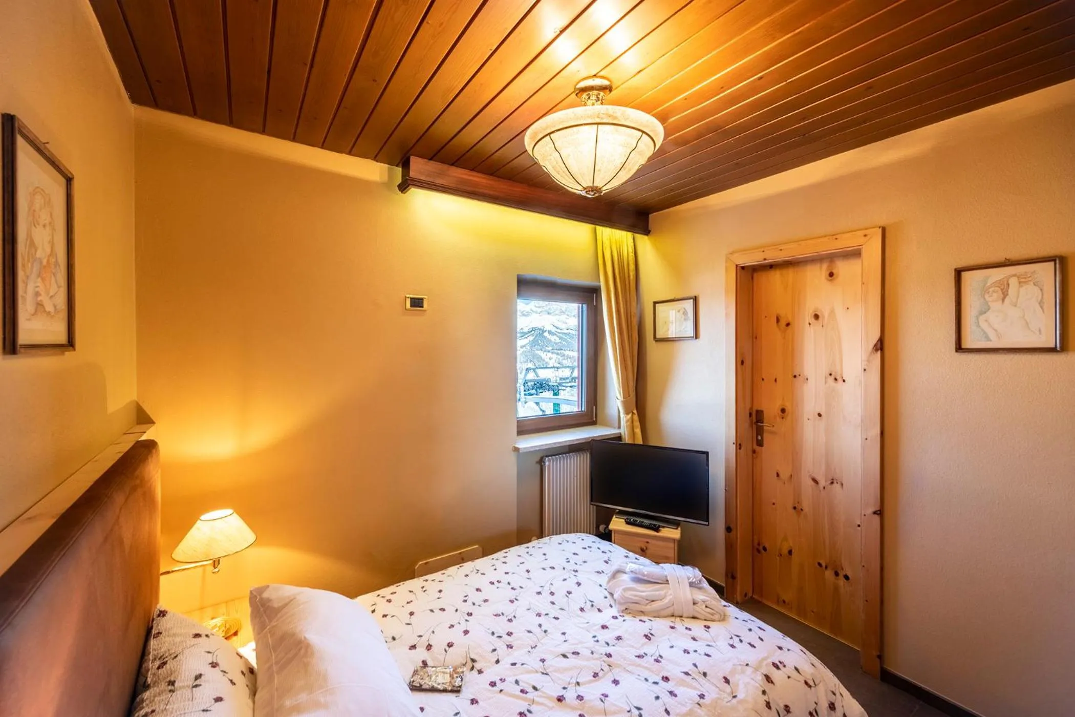 Bed in Hotel Sochers Club