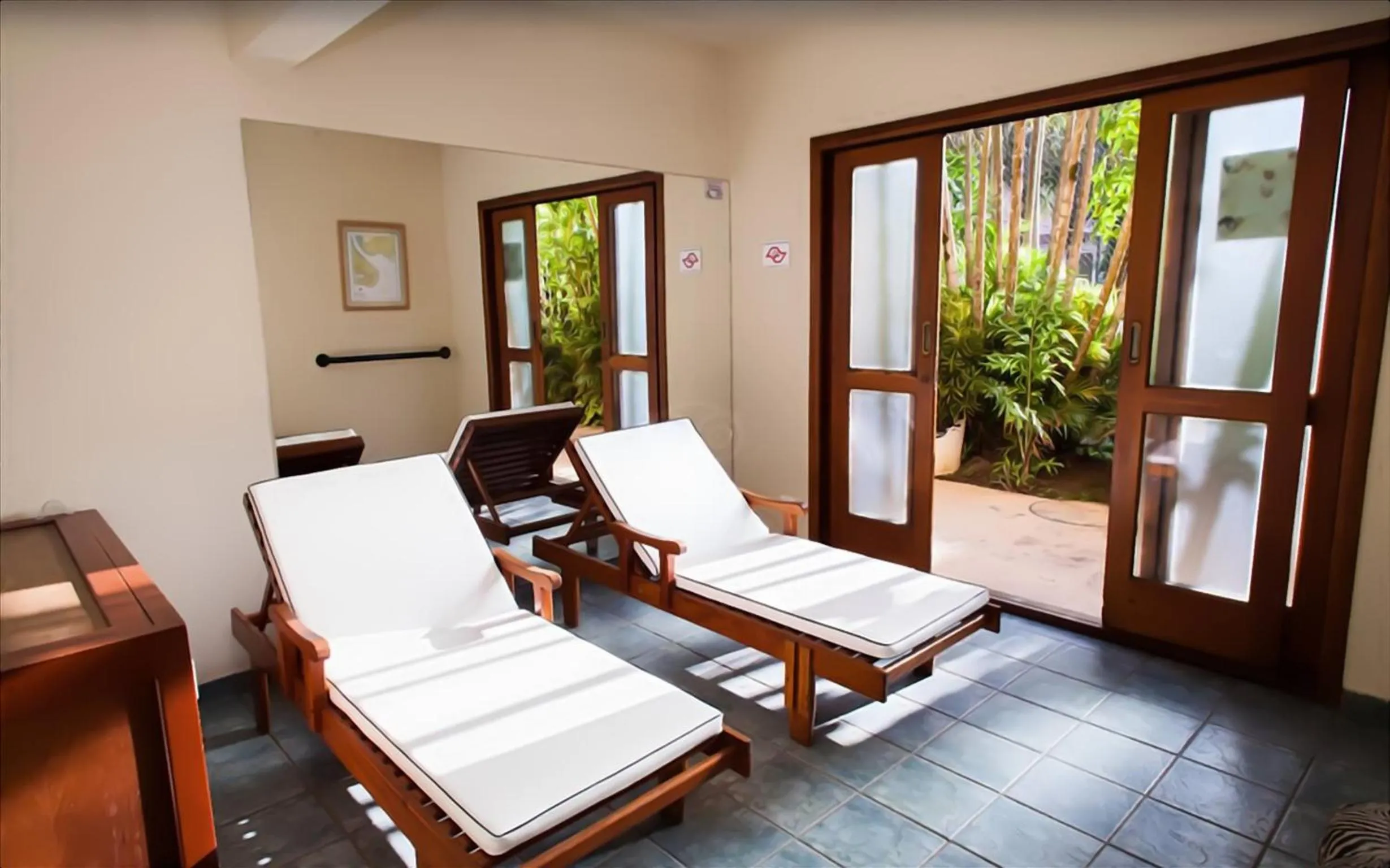 Massage in Galápagos ApartHotel