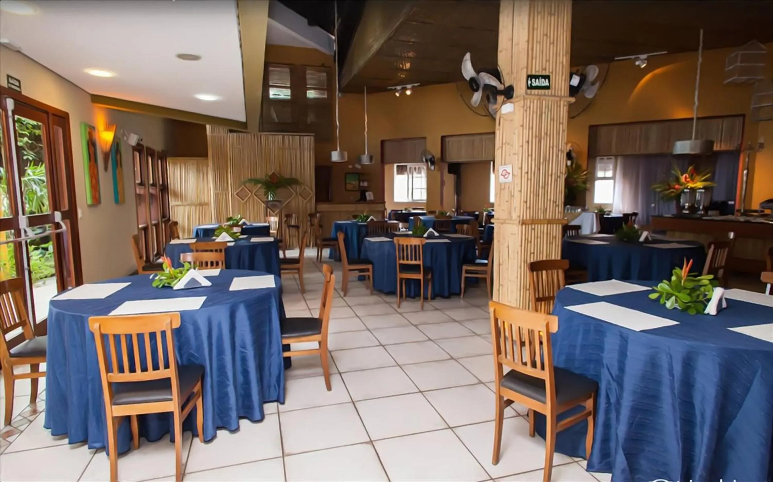 Restaurant/places to eat in Galápagos ApartHotel