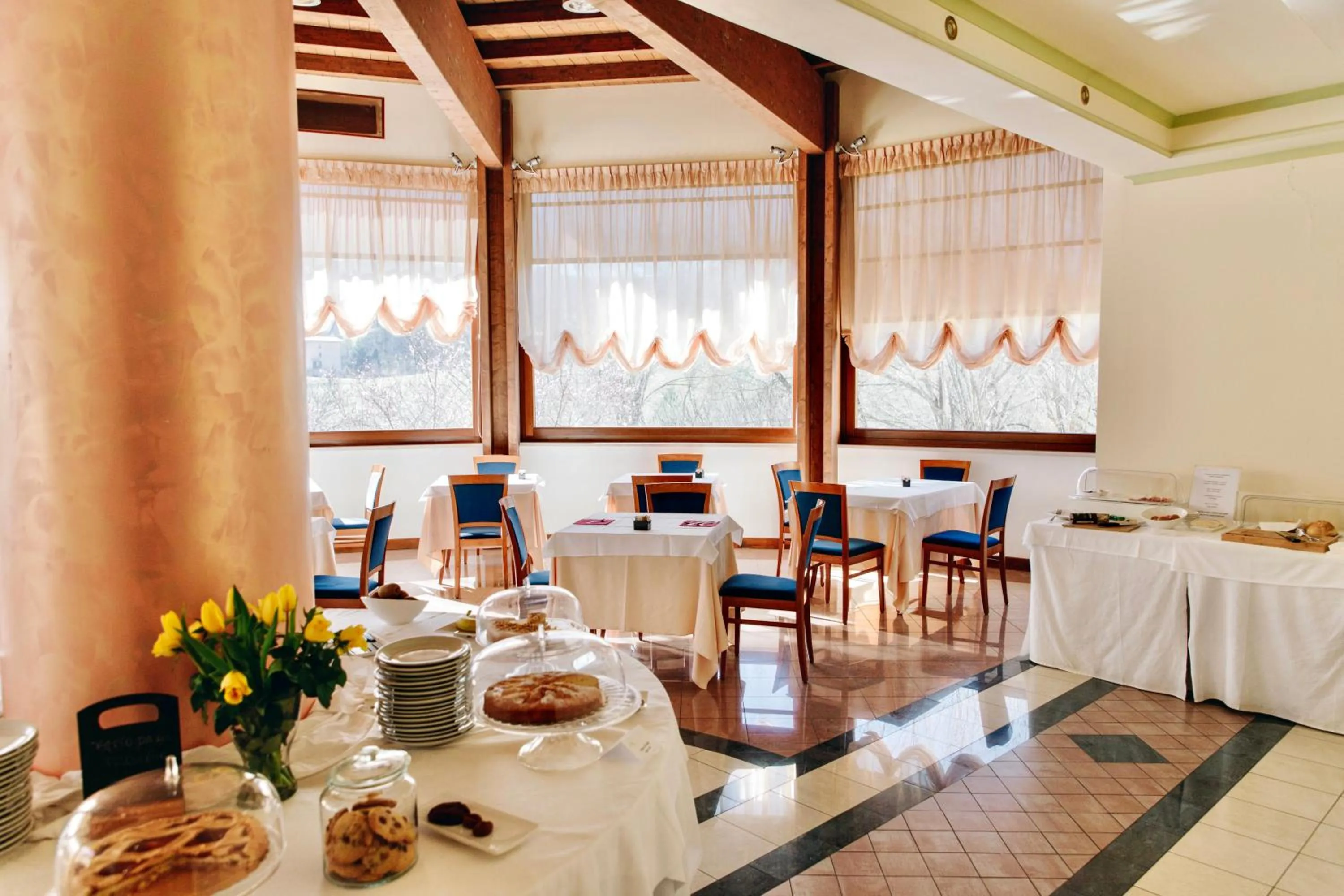 Breakfast in Hotel Le Grotte