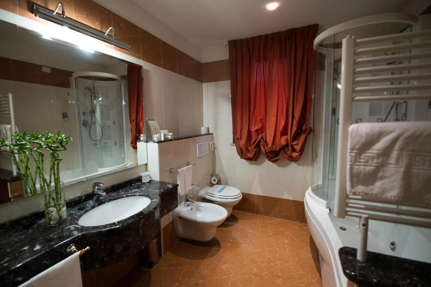 Bedroom in Hotel Le Grotte