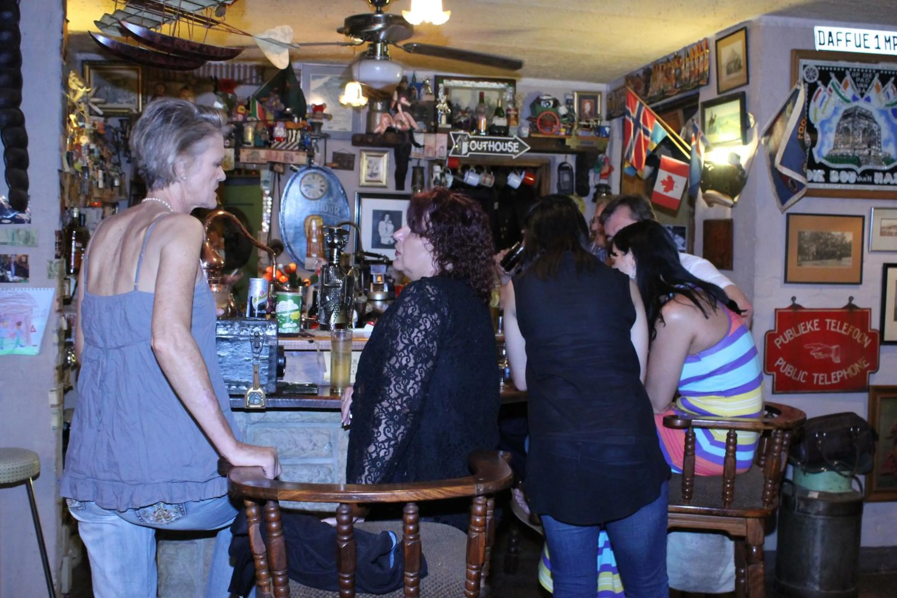 Lounge or bar in River House Lodge