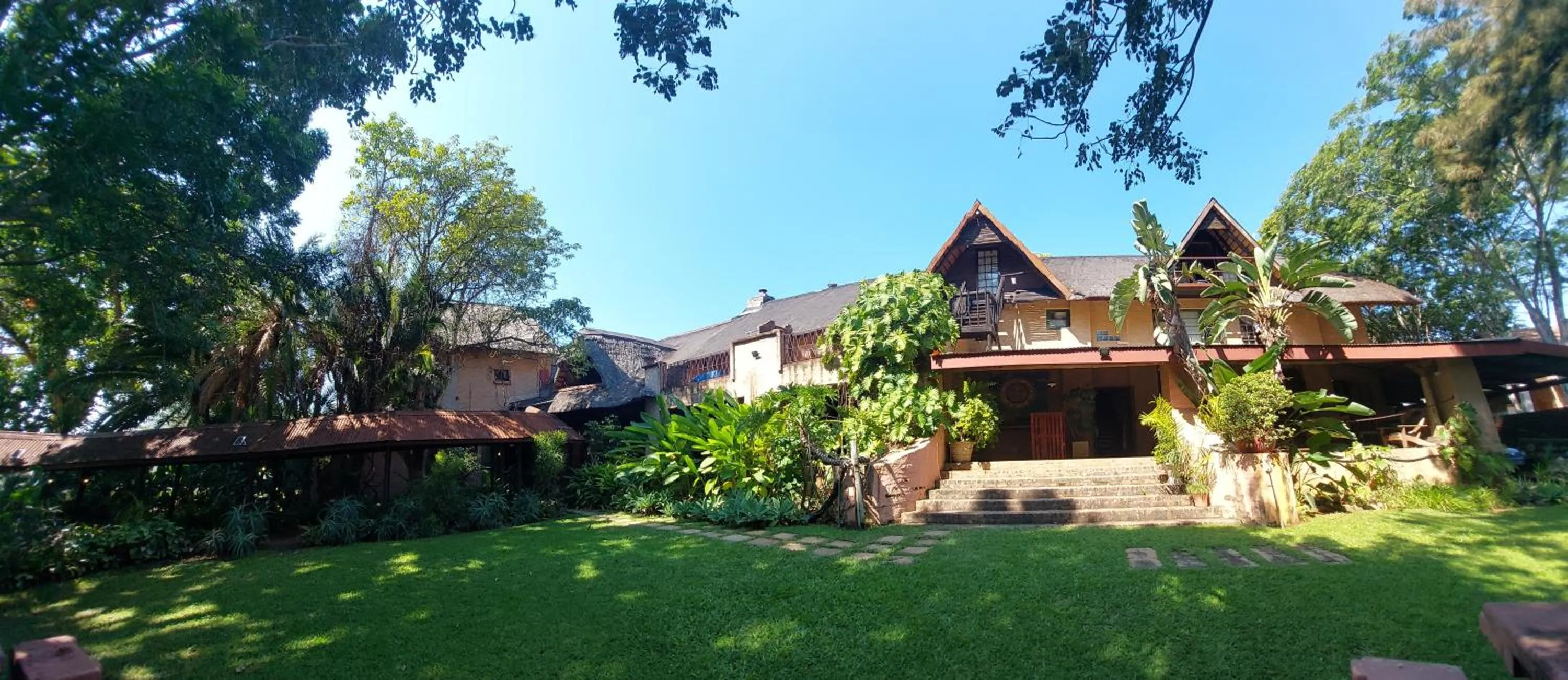 Property building in River House Lodge