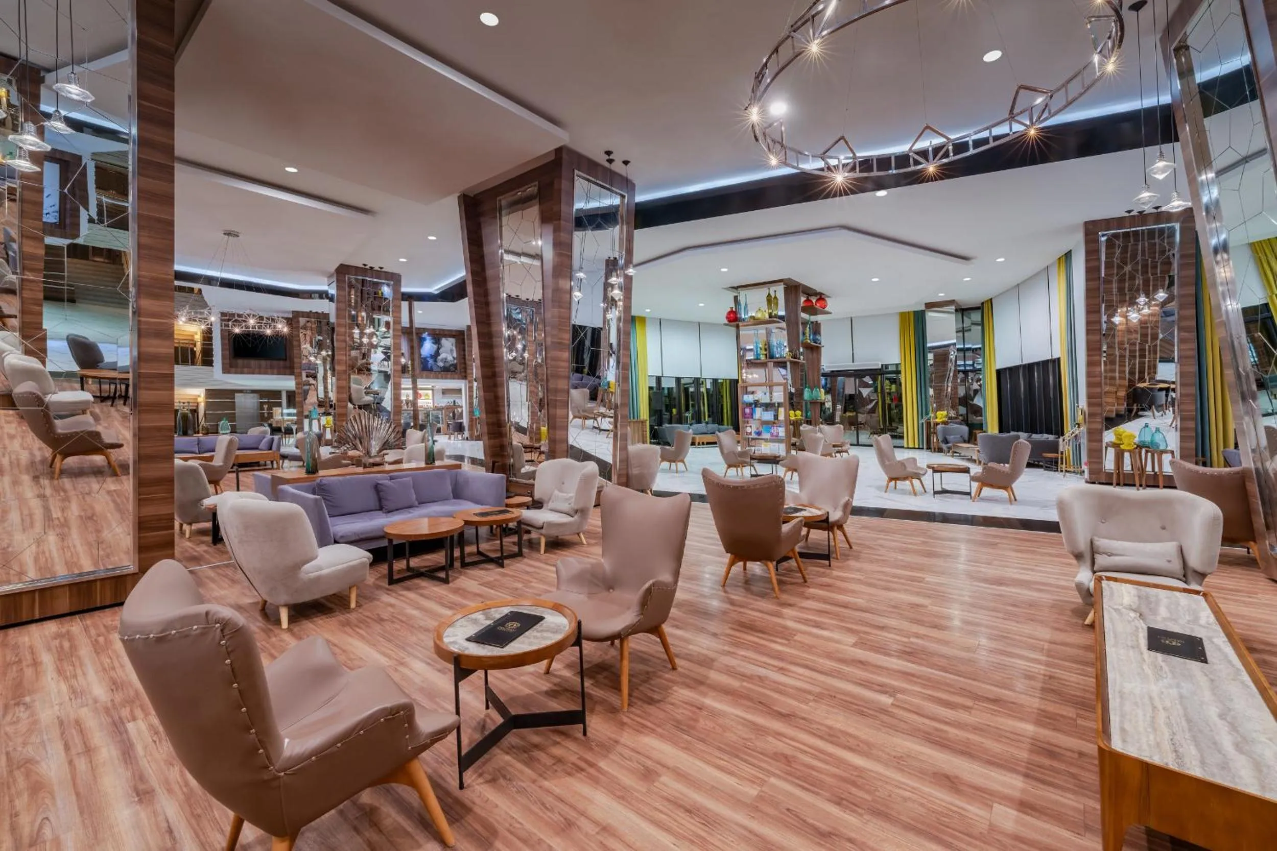 Lobby or reception in Botanik Hotel