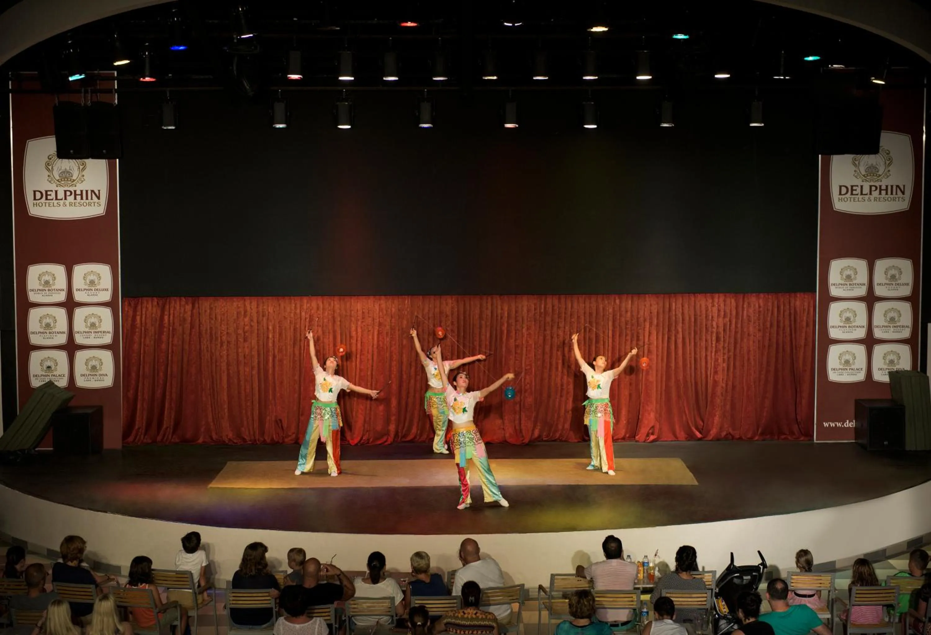 Evening entertainment in Botanik Hotel