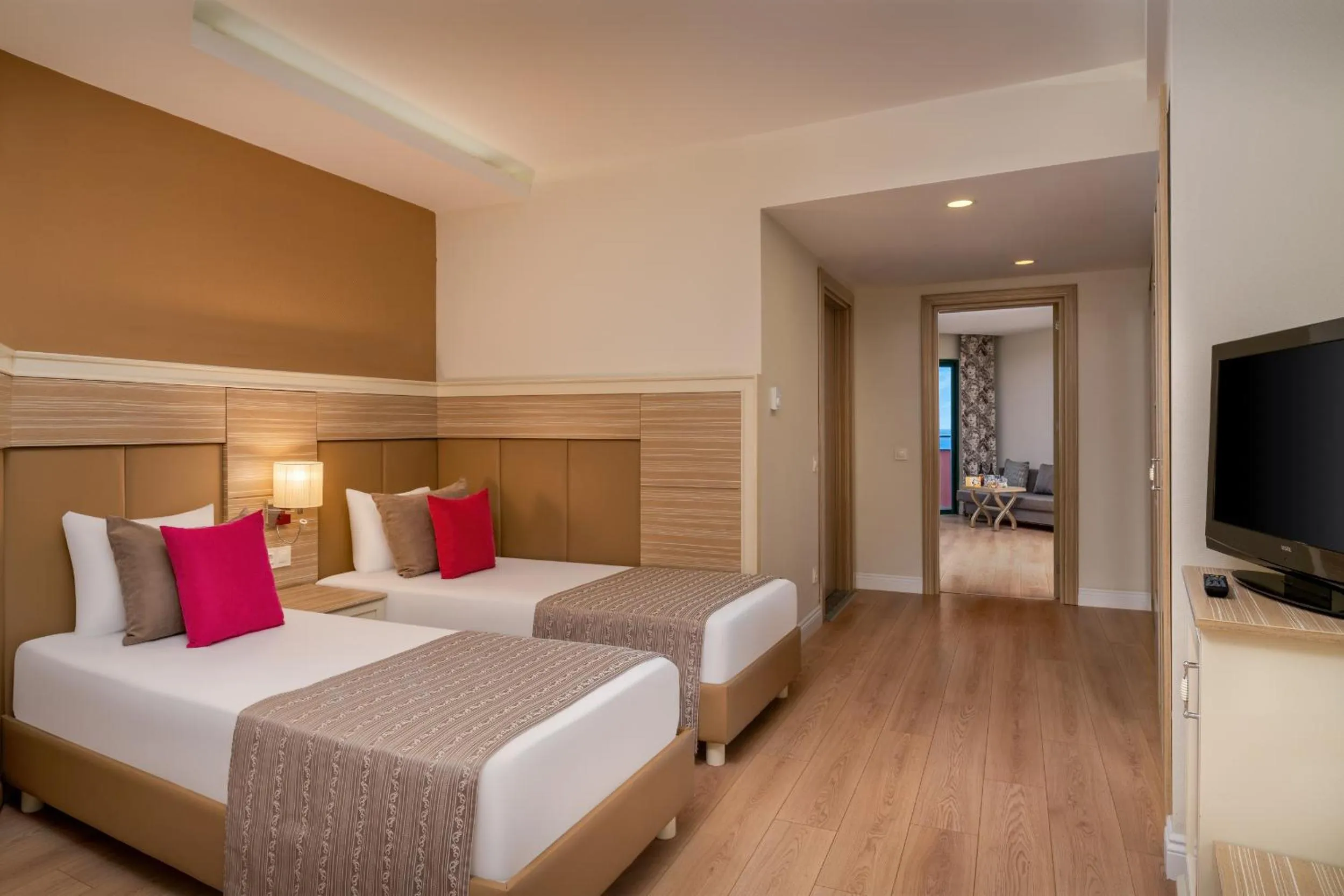 Photo of the whole room, Bed in Delphin Deluxe Resort