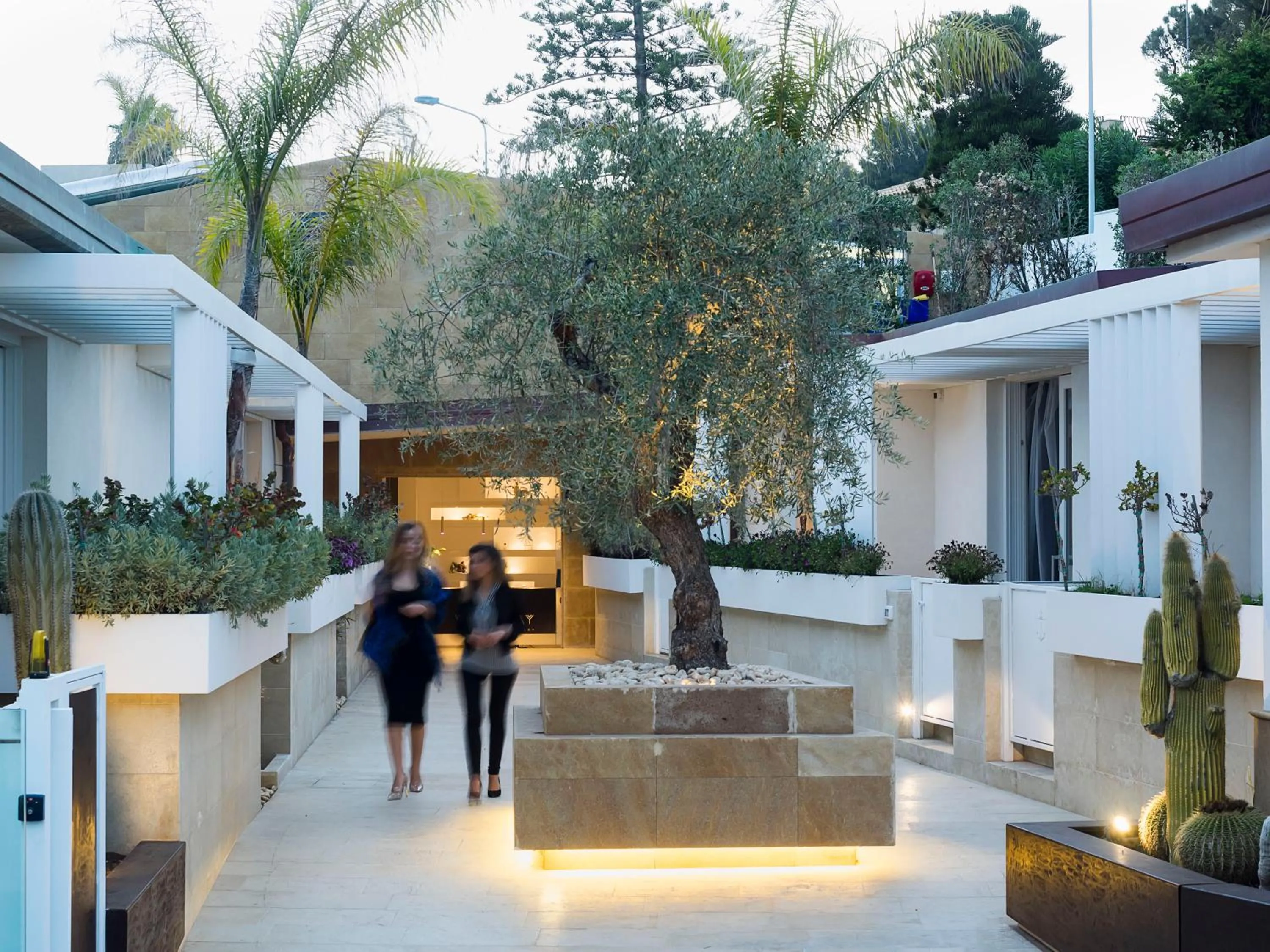 Inner courtyard view in White Bay