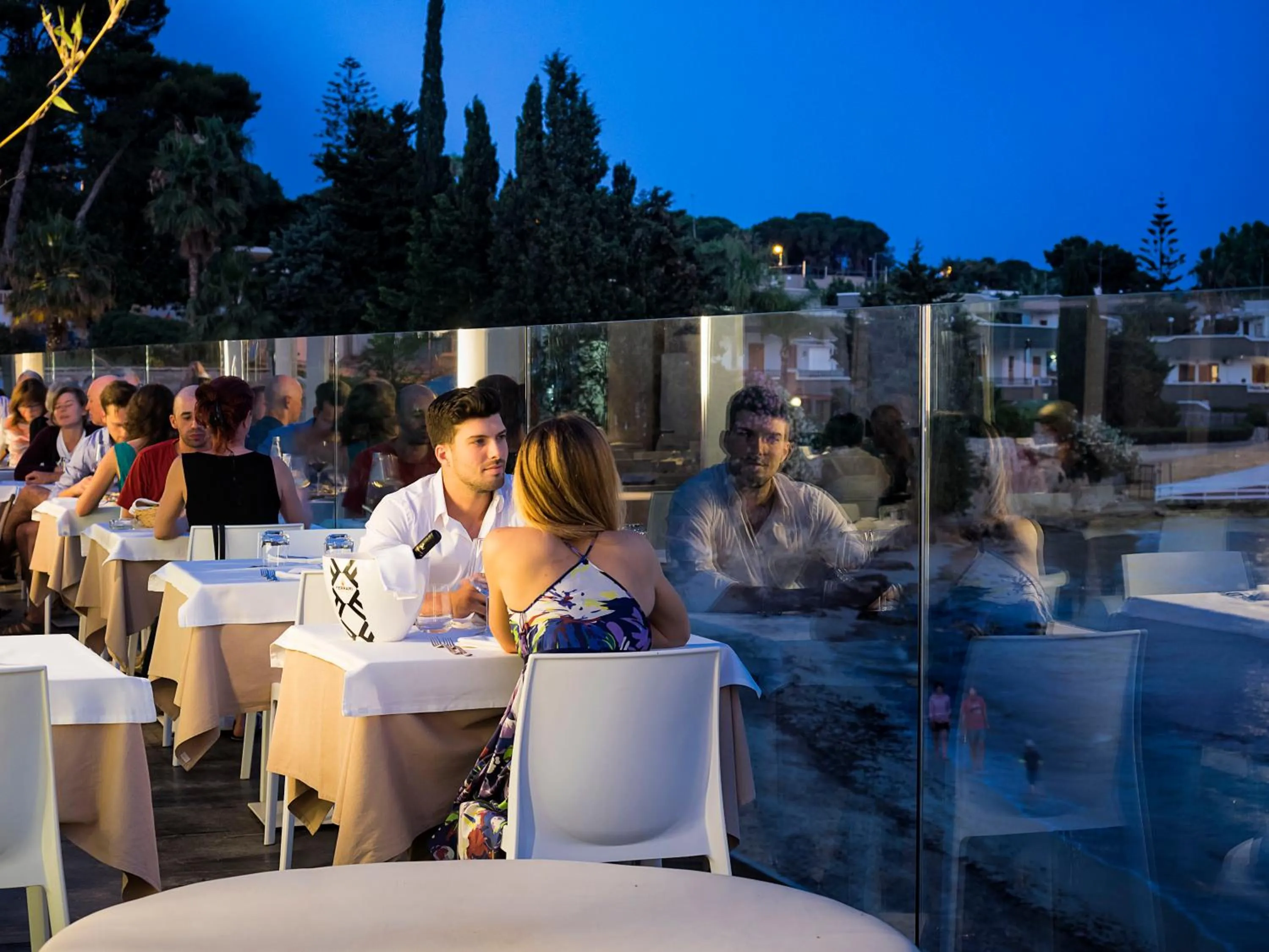 Restaurant/places to eat in White Bay