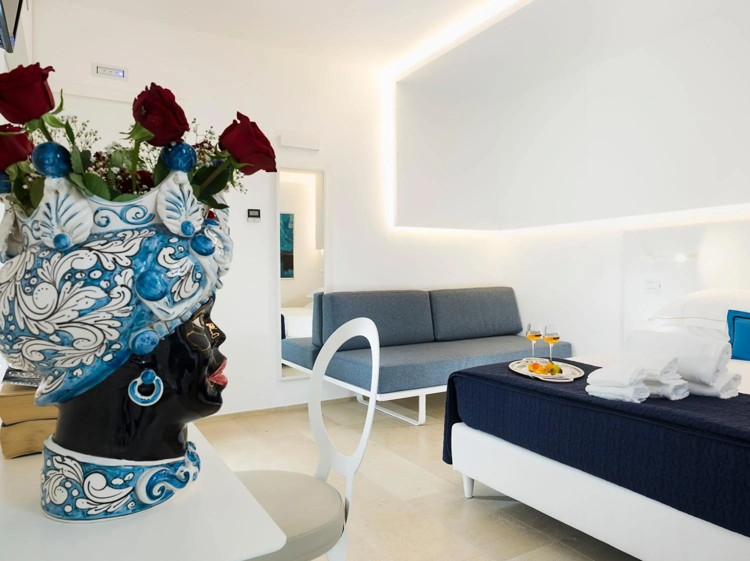 Bedroom, Bed in White Bay