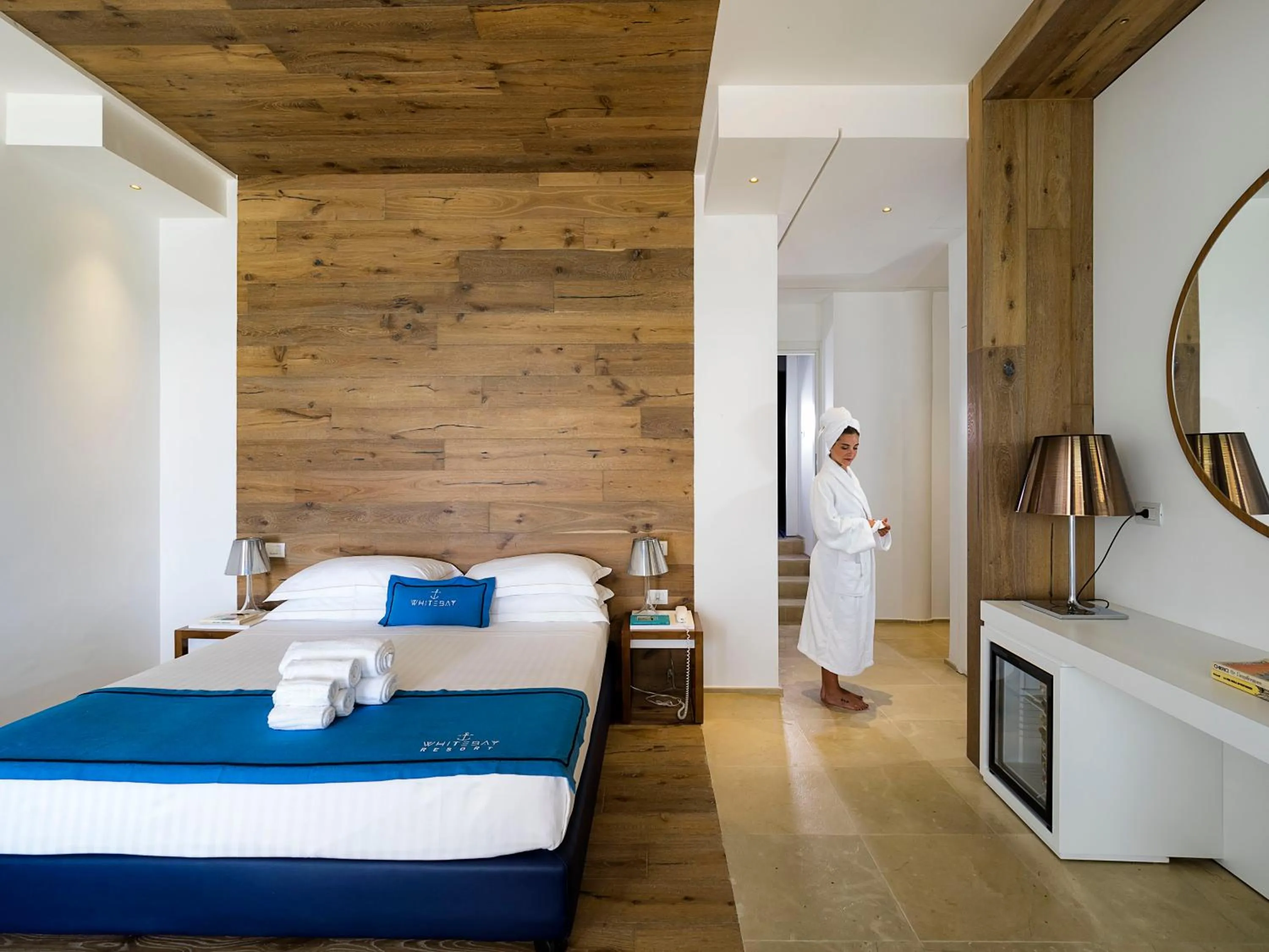 Photo of the whole room, Bed in White Bay