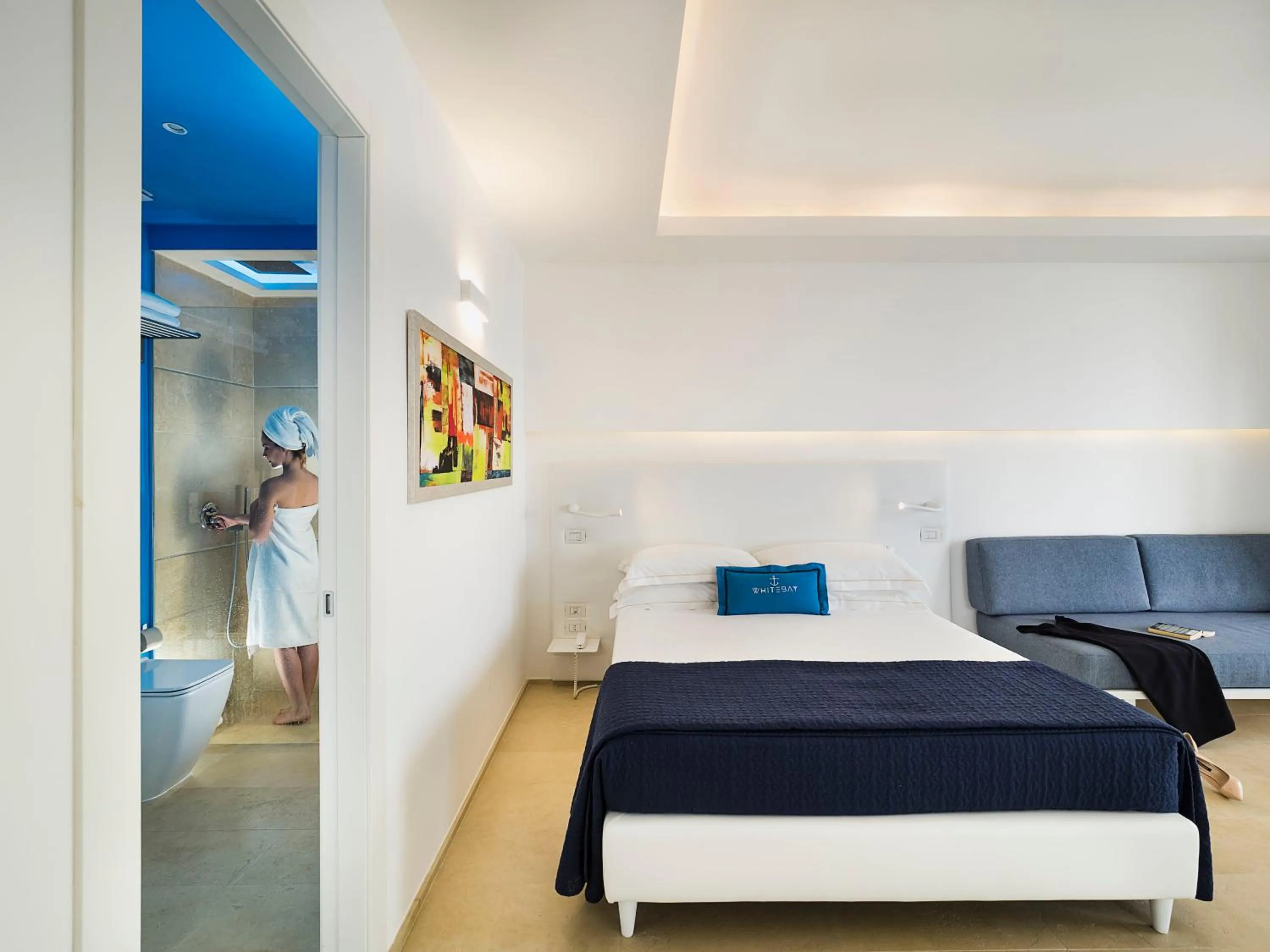 Bathroom, Bed in White Bay