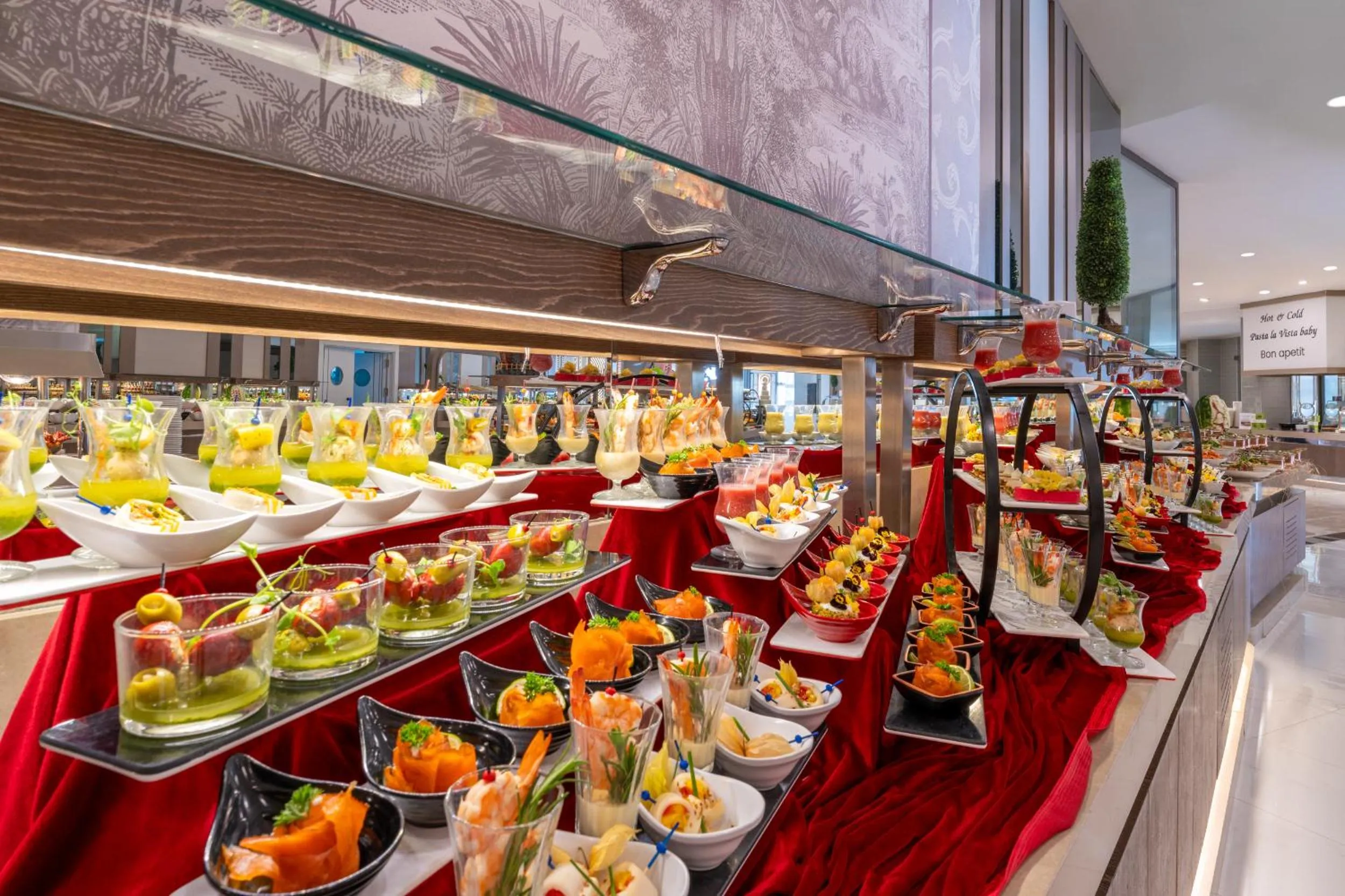 Restaurant/places to eat in Delphin Palace Hotel