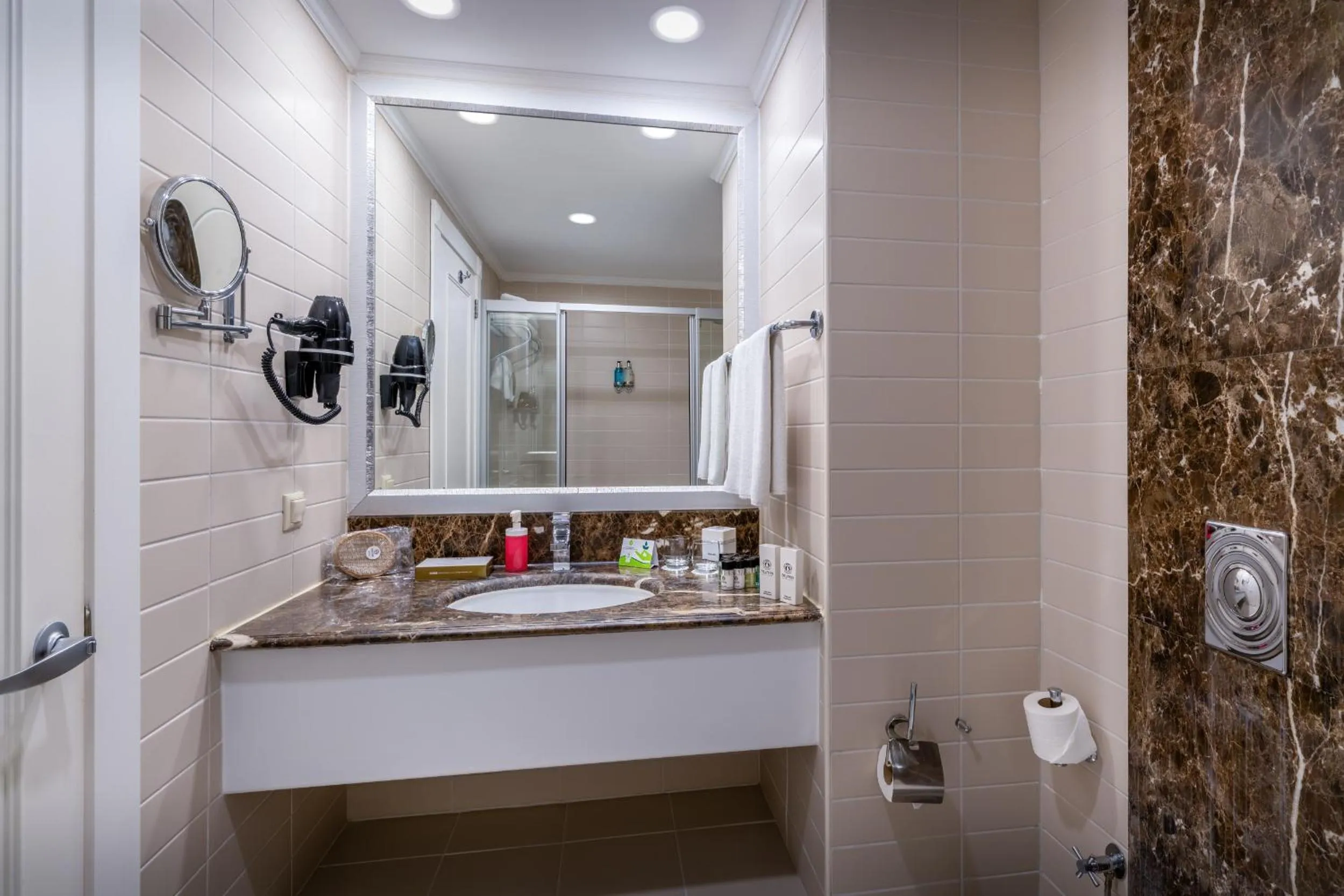 Bathroom in Delphin Diva Premiere