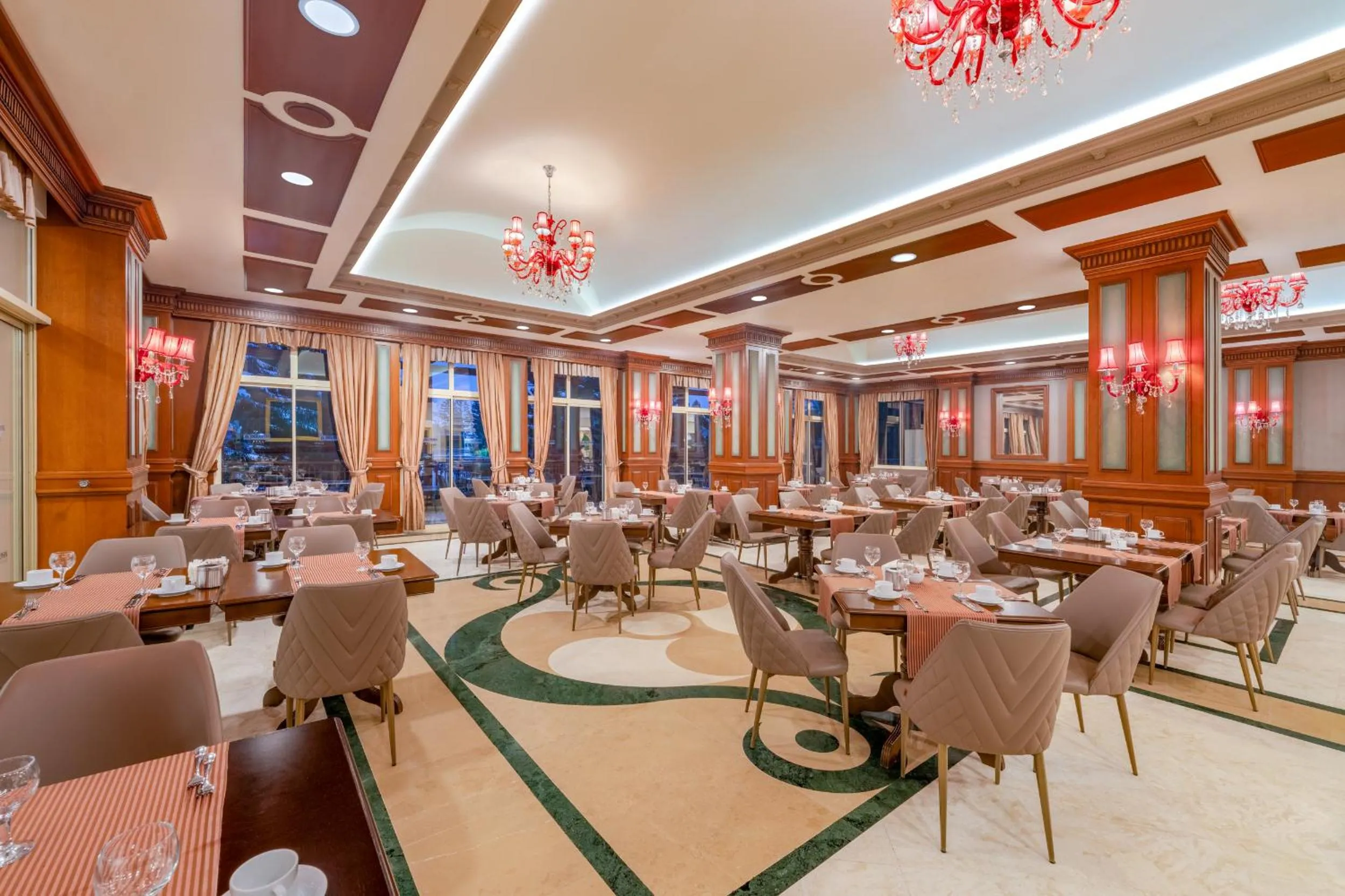 Restaurant/places to eat in Delphin Diva Premiere