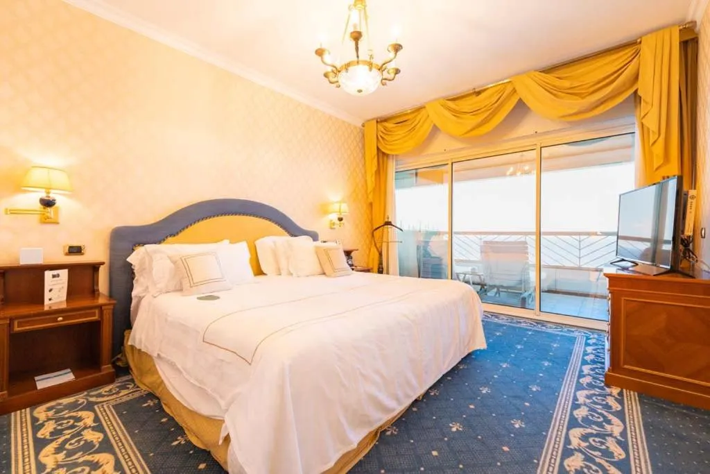 Bed in Grand Hotel Del Mare Resort & Spa
