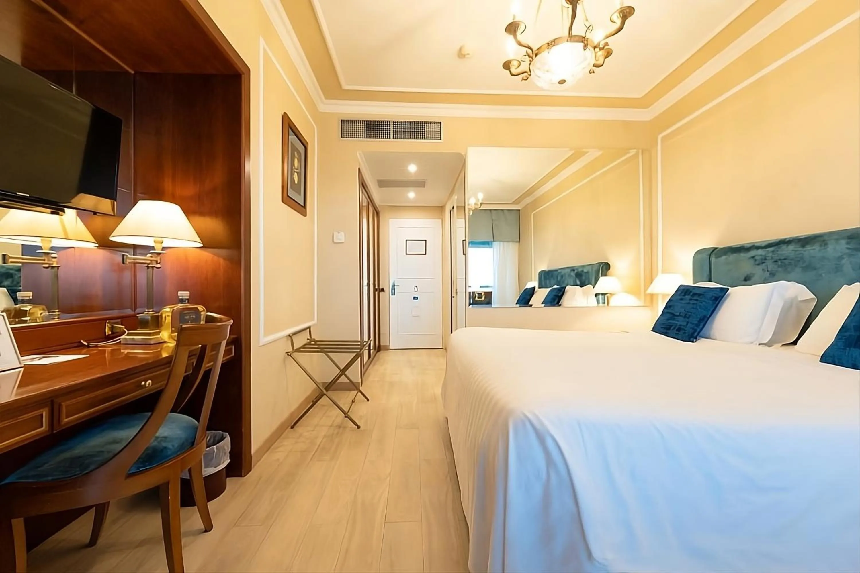 Bed in Grand Hotel Del Mare Resort & Spa