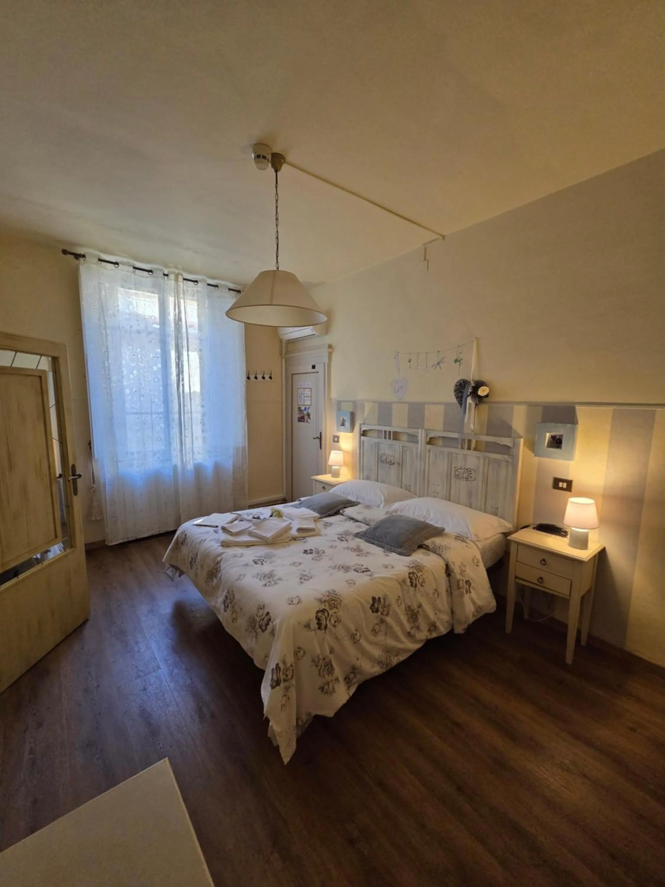 Bedroom, Bed in Albergo Etruria