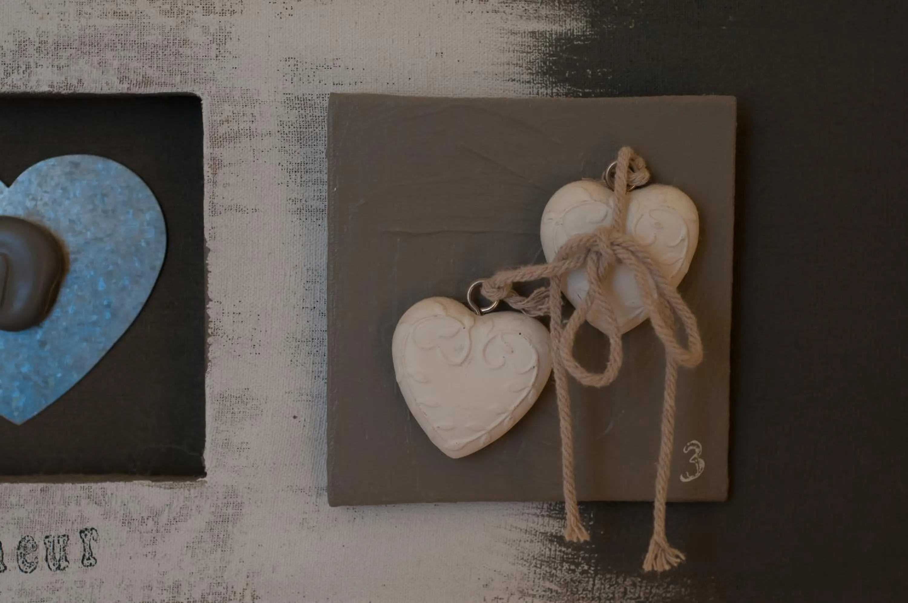 Decorative detail in Albergo Etruria