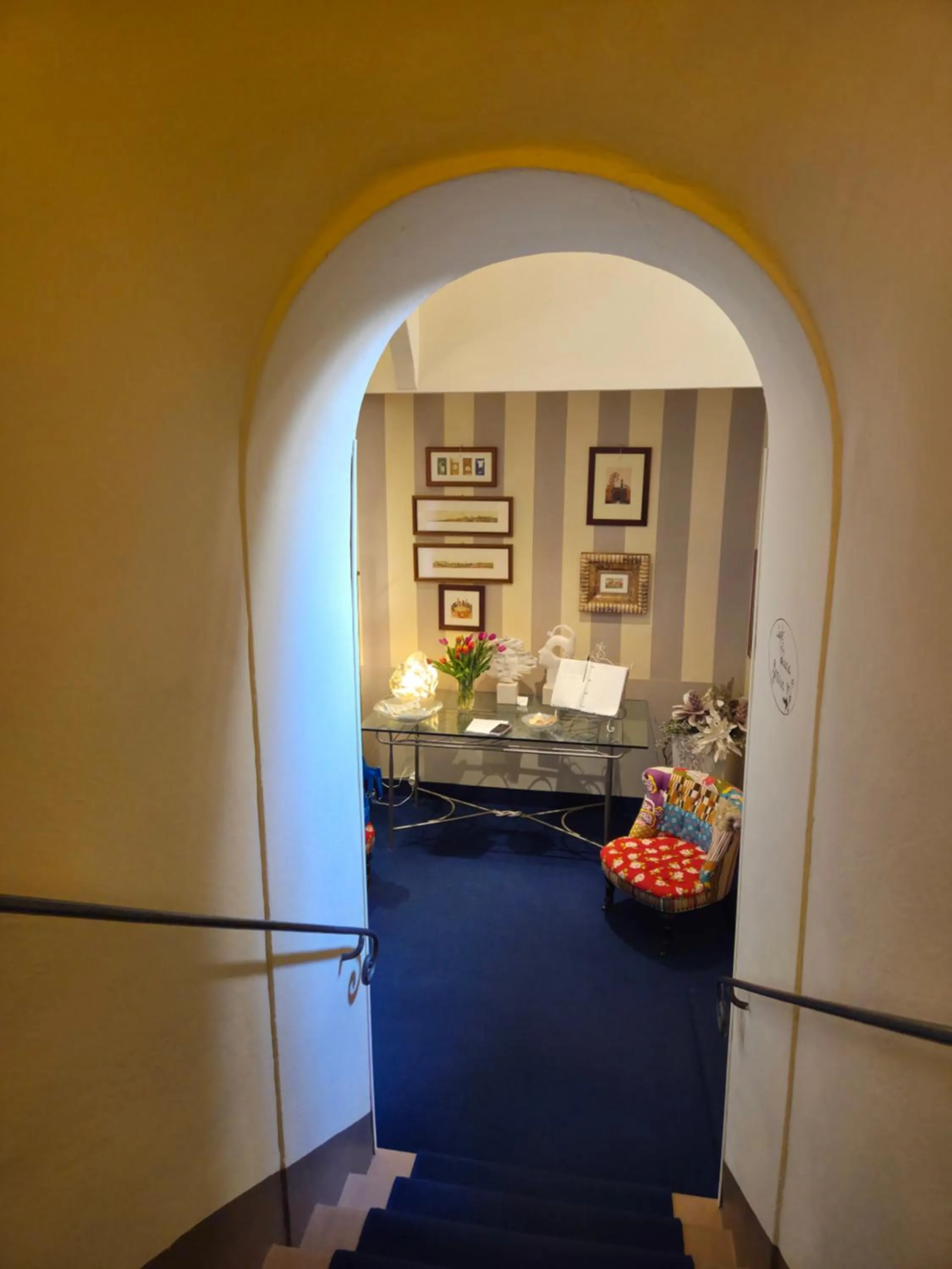 Decorative detail in Albergo Etruria