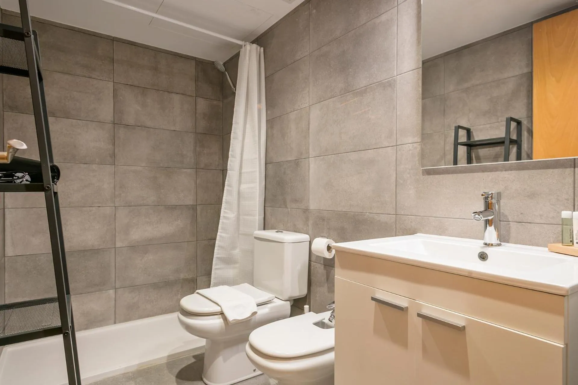 Bathroom in Inside Barcelona Apartments Princep