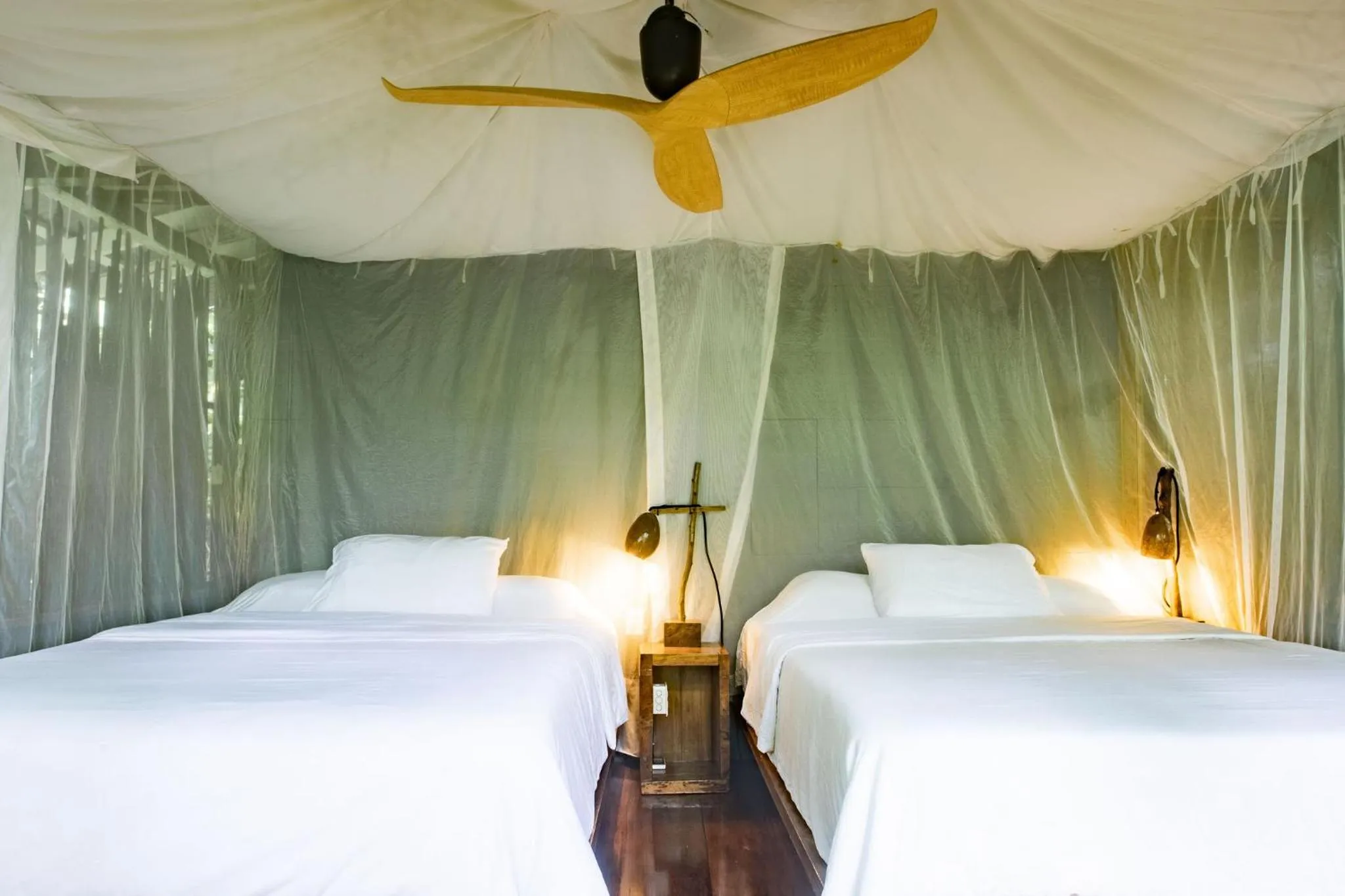 Bed in La Loma Jungle Lodge and Chocolate Farm