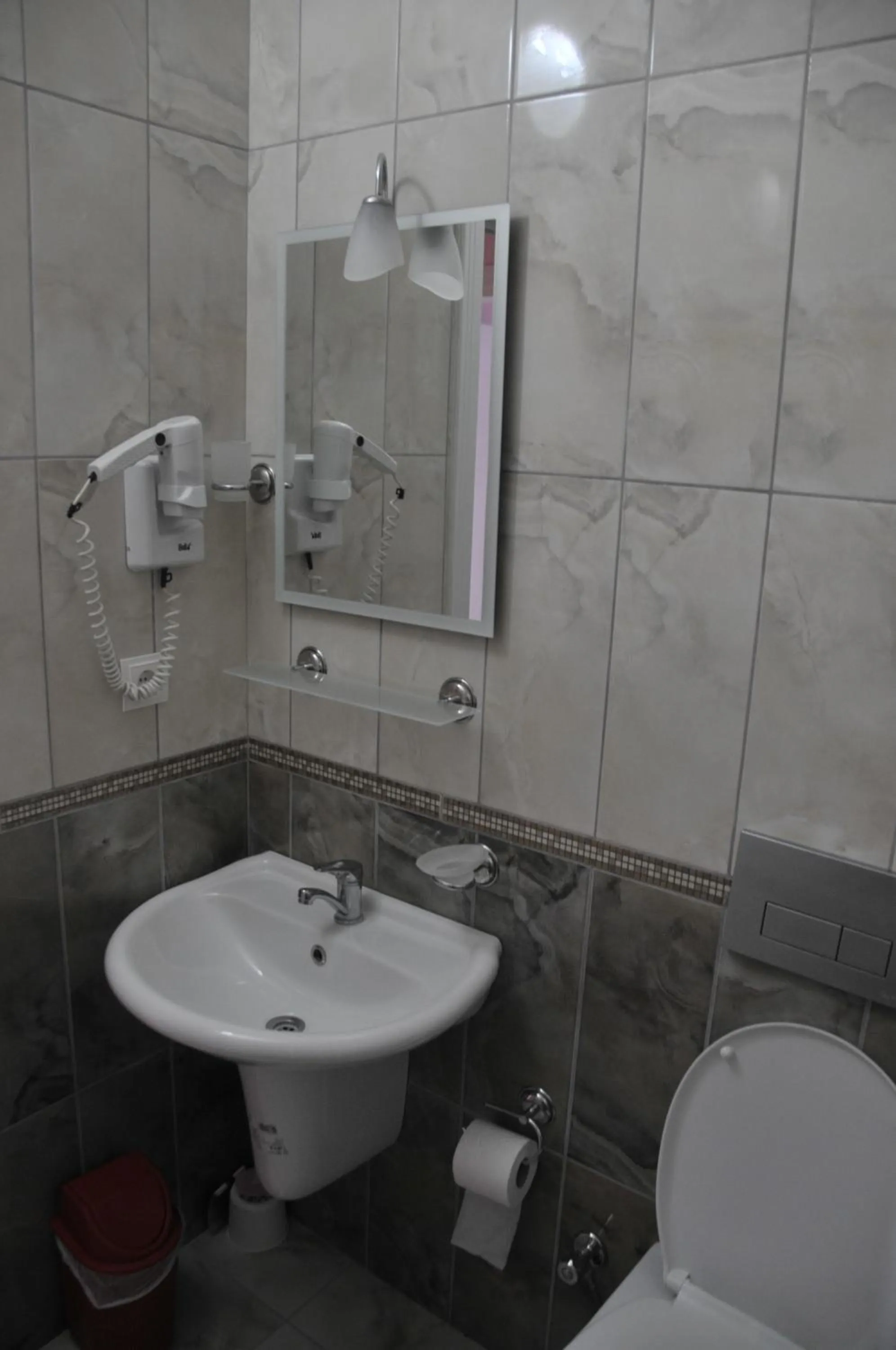 Toilet in Tolay Hotel