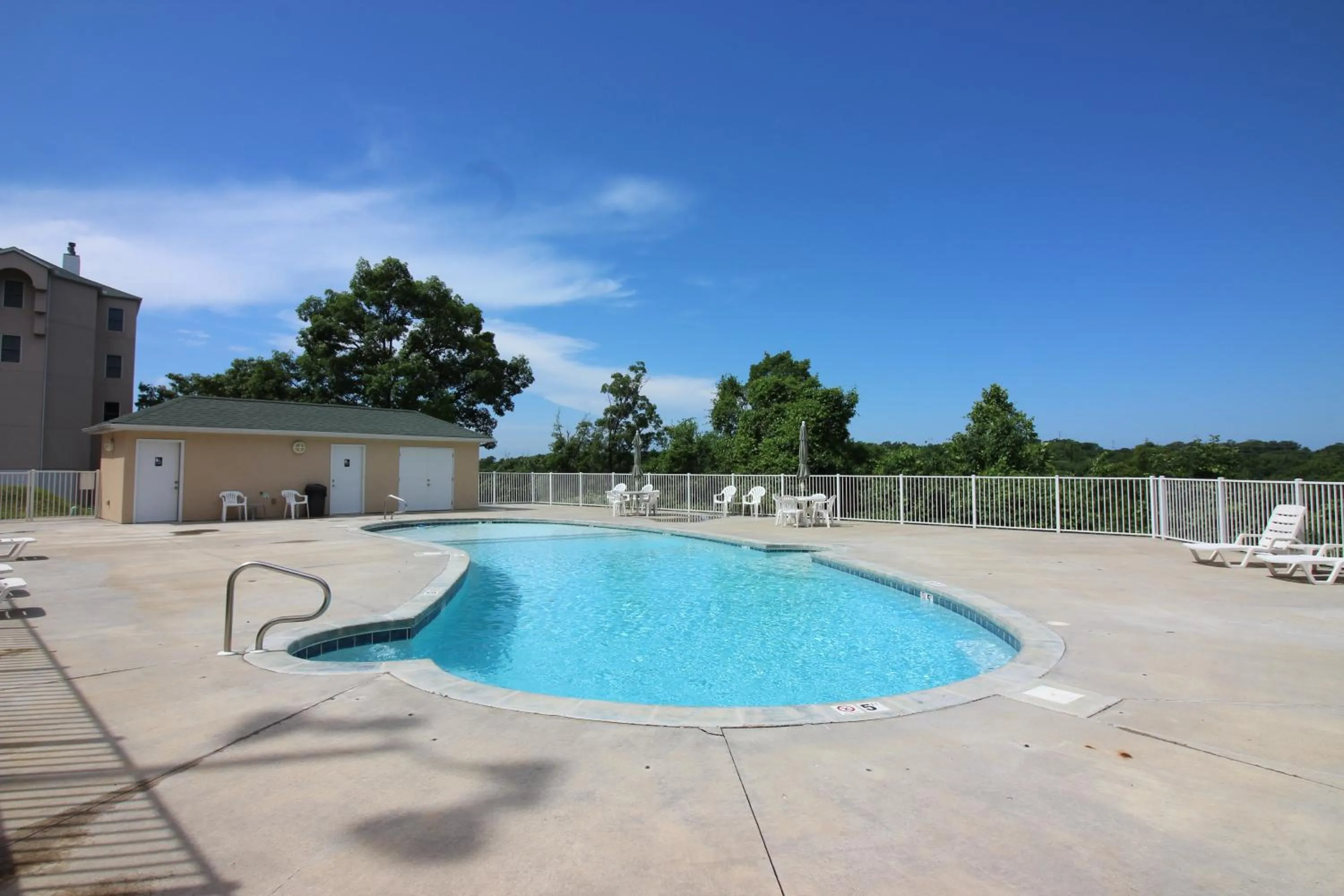 Swimming pool in Lake Ozarks Get Away