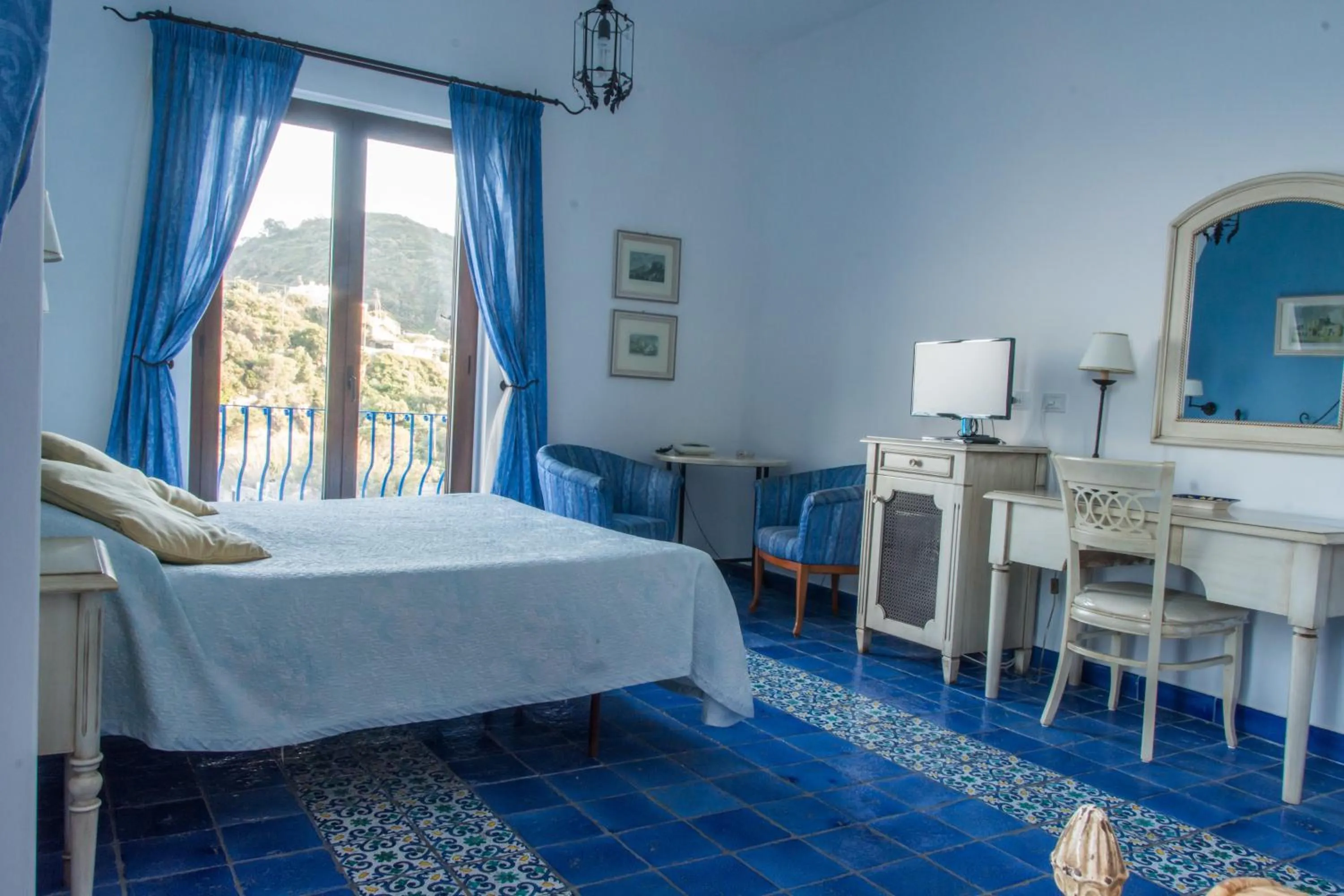 Day, Bed in Hotel Rocce Azzurre