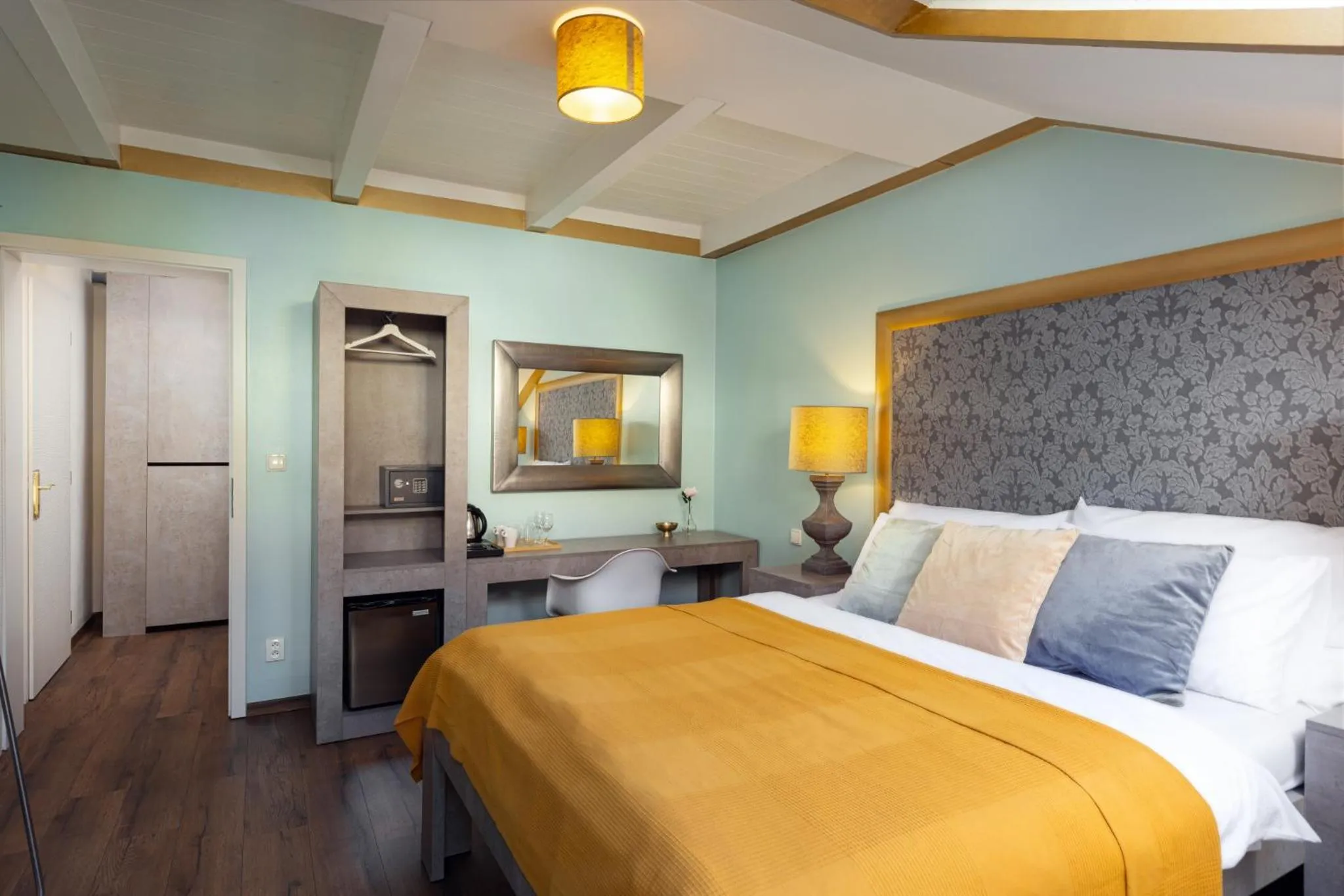 Photo of the whole room, Bed in Salvatore Prague Rooms