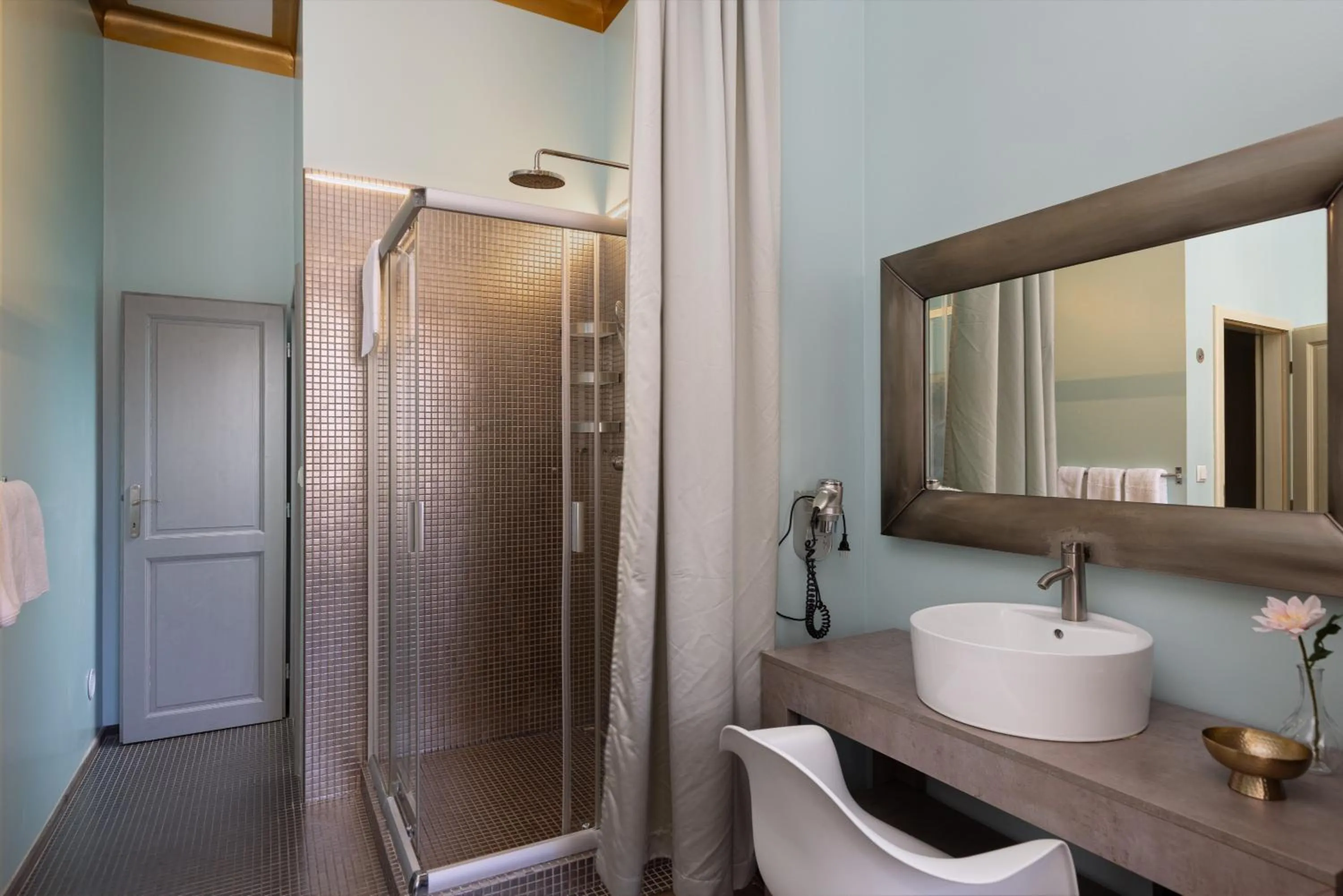 Shower in Salvatore Prague Rooms