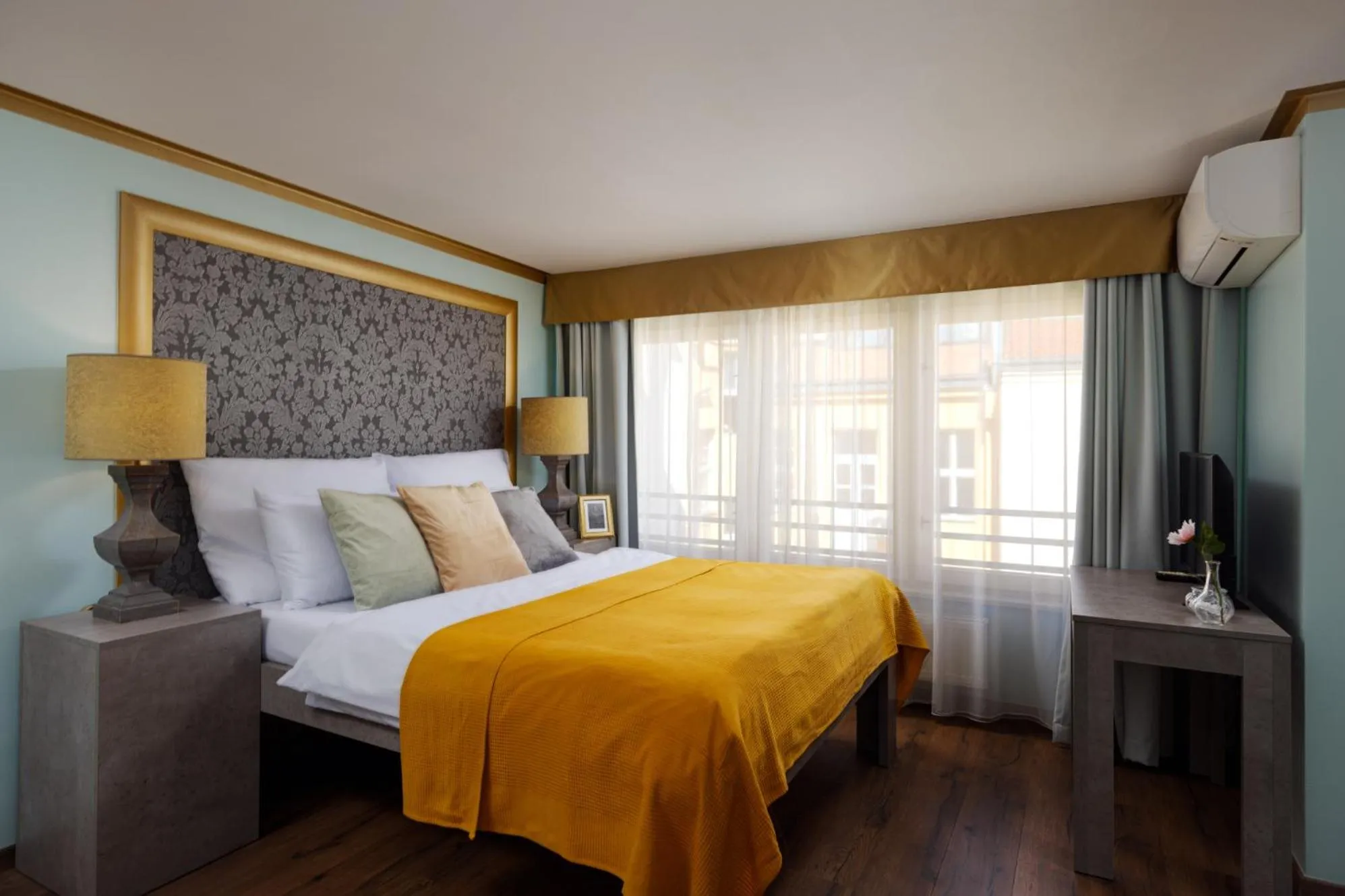 Photo of the whole room, Bed in Salvatore Prague Rooms