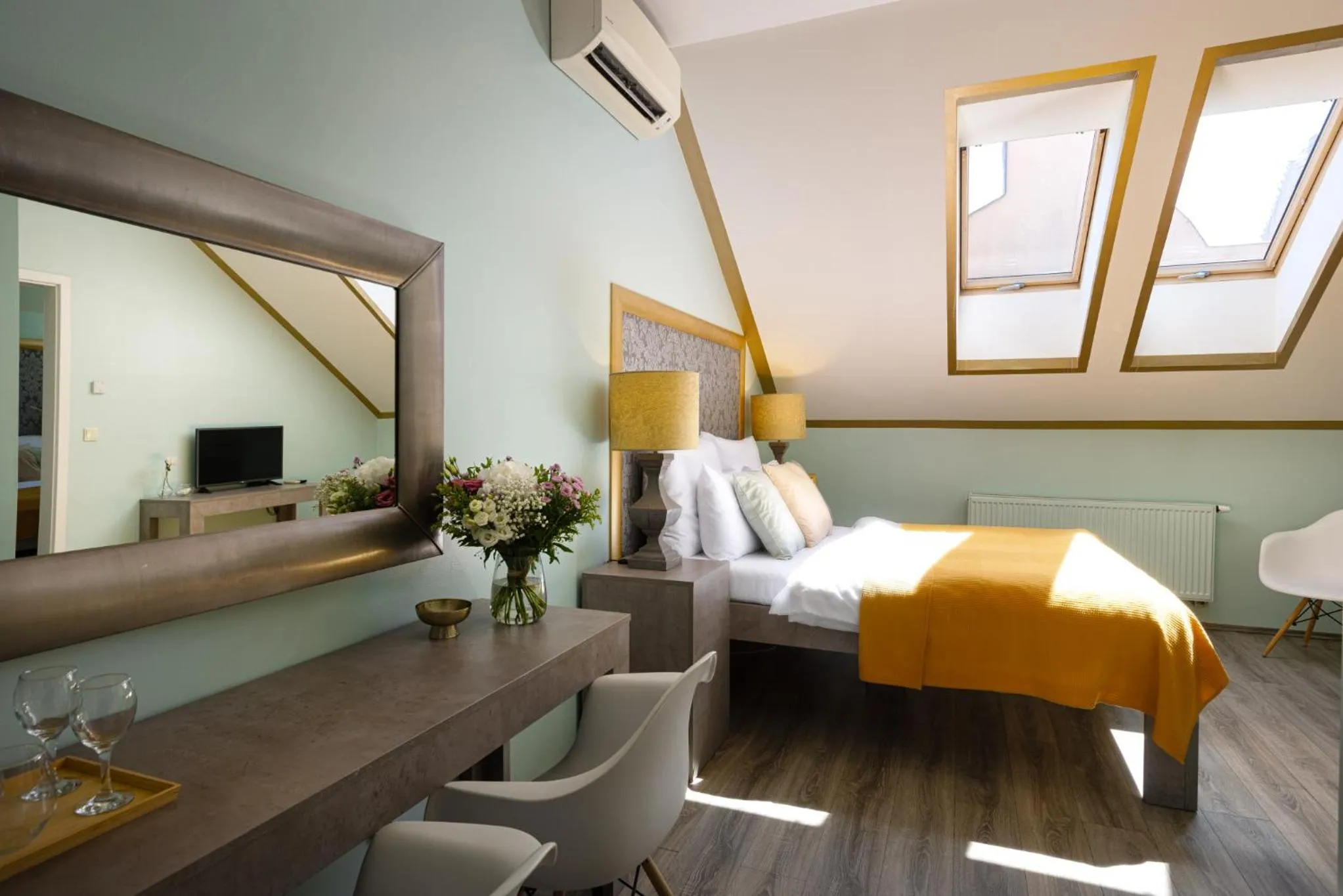 Photo of the whole room, Bed in Salvatore Prague Rooms