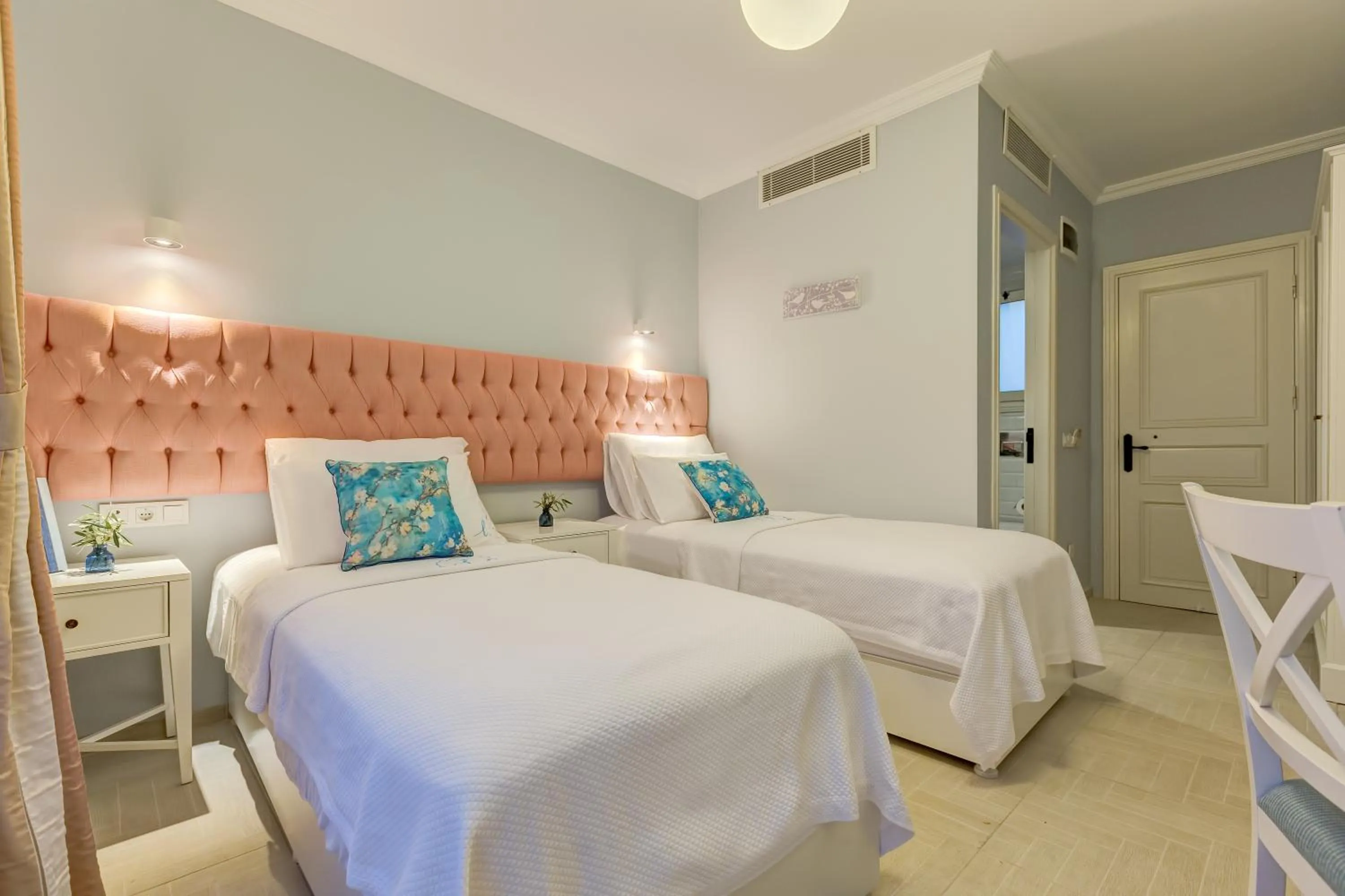 Garden view, Bed in Levin Hotel Alacati