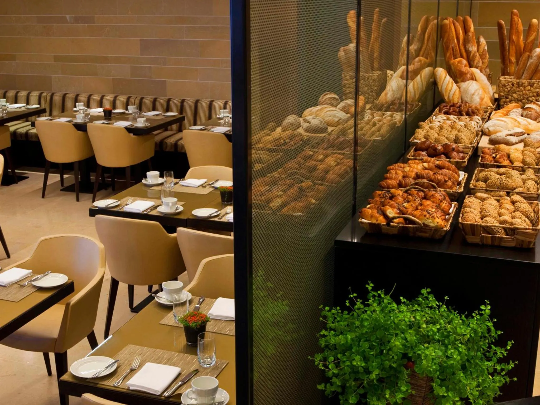 Restaurant/places to eat in Dan Tel Aviv Hotel