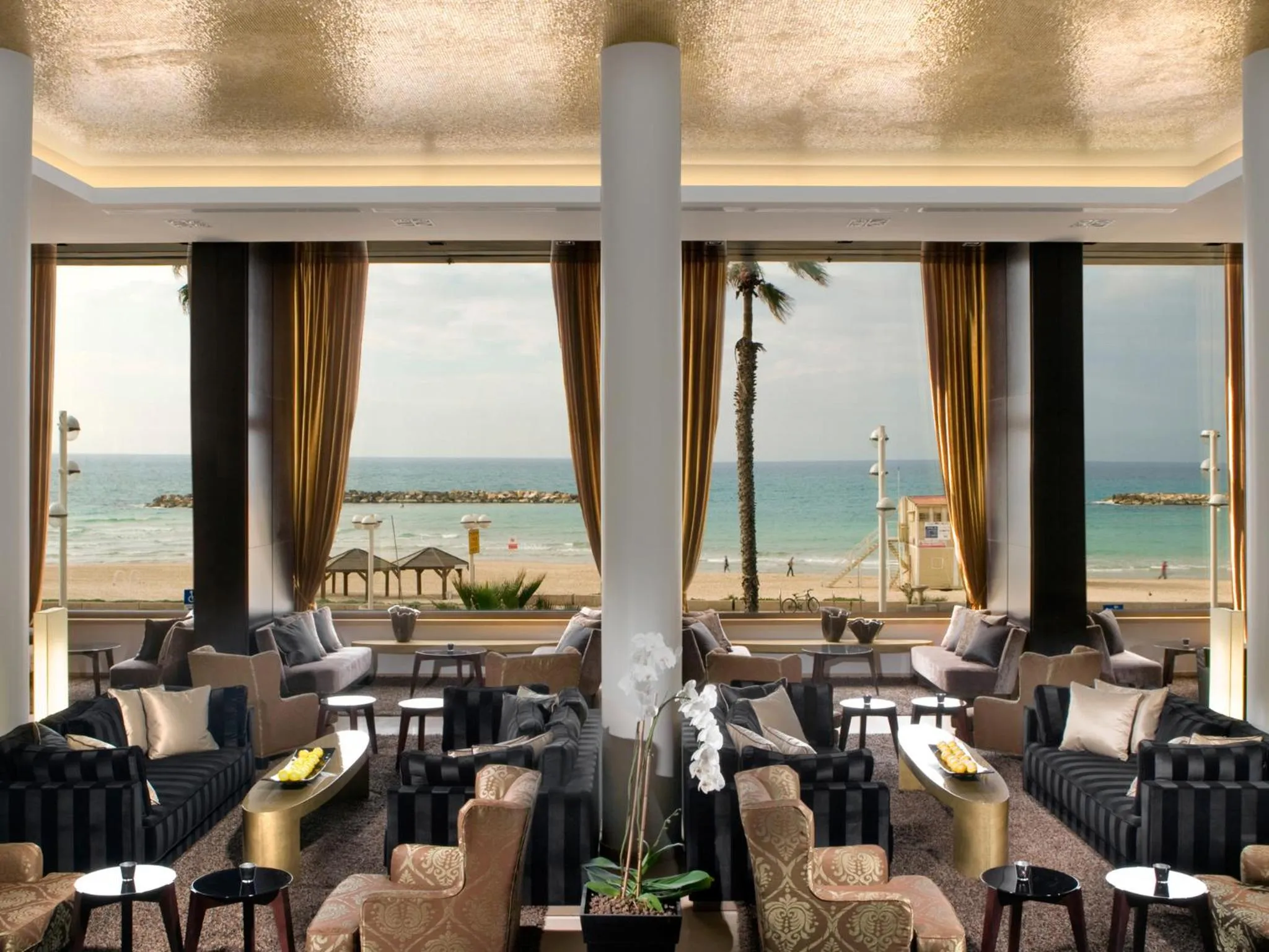 Restaurant/places to eat in Dan Tel Aviv Hotel